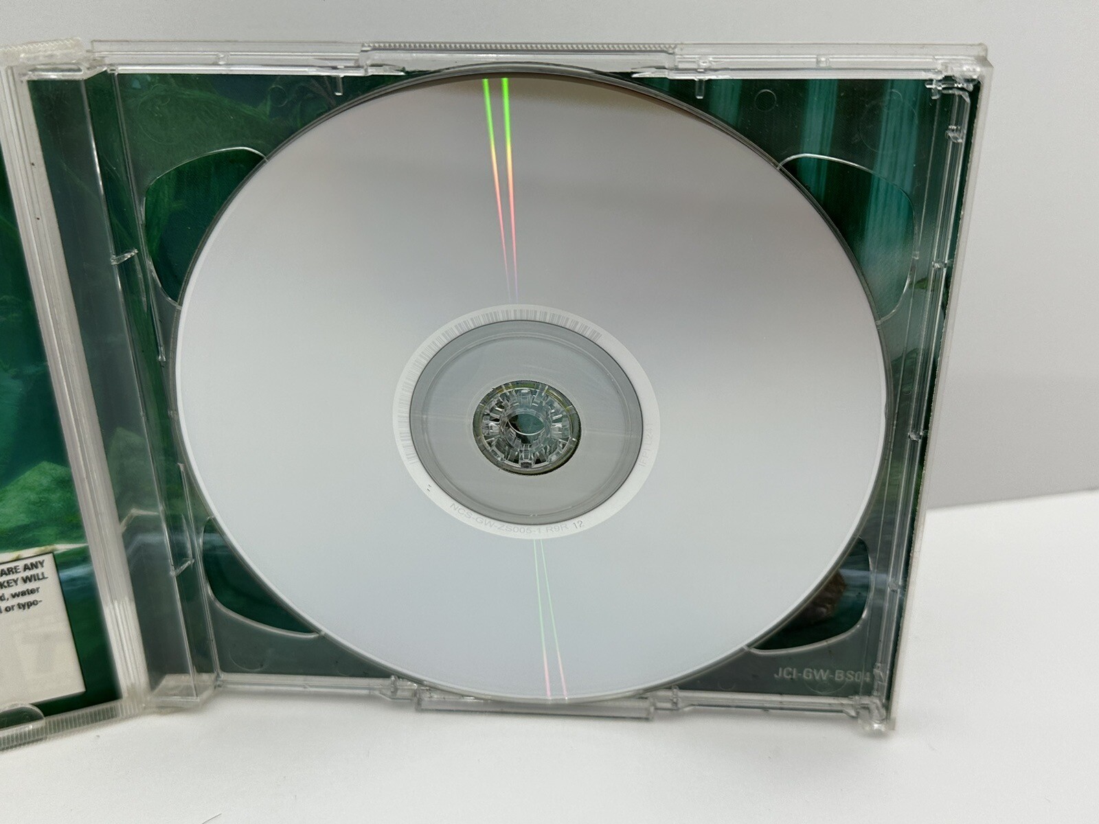 Guild Wars (PC CD ROM, 2005) Complete 2 Discs NCSOFT MMORPG Computer Game