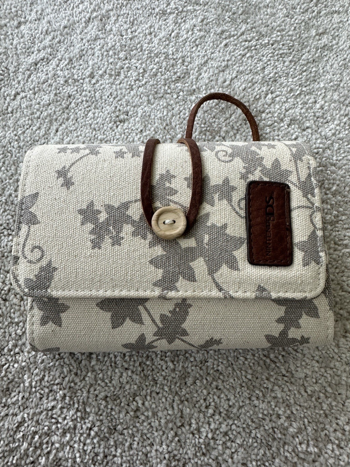 Nintendo DS Handheld Video Game Console Storage Case Cloth Leaf Design