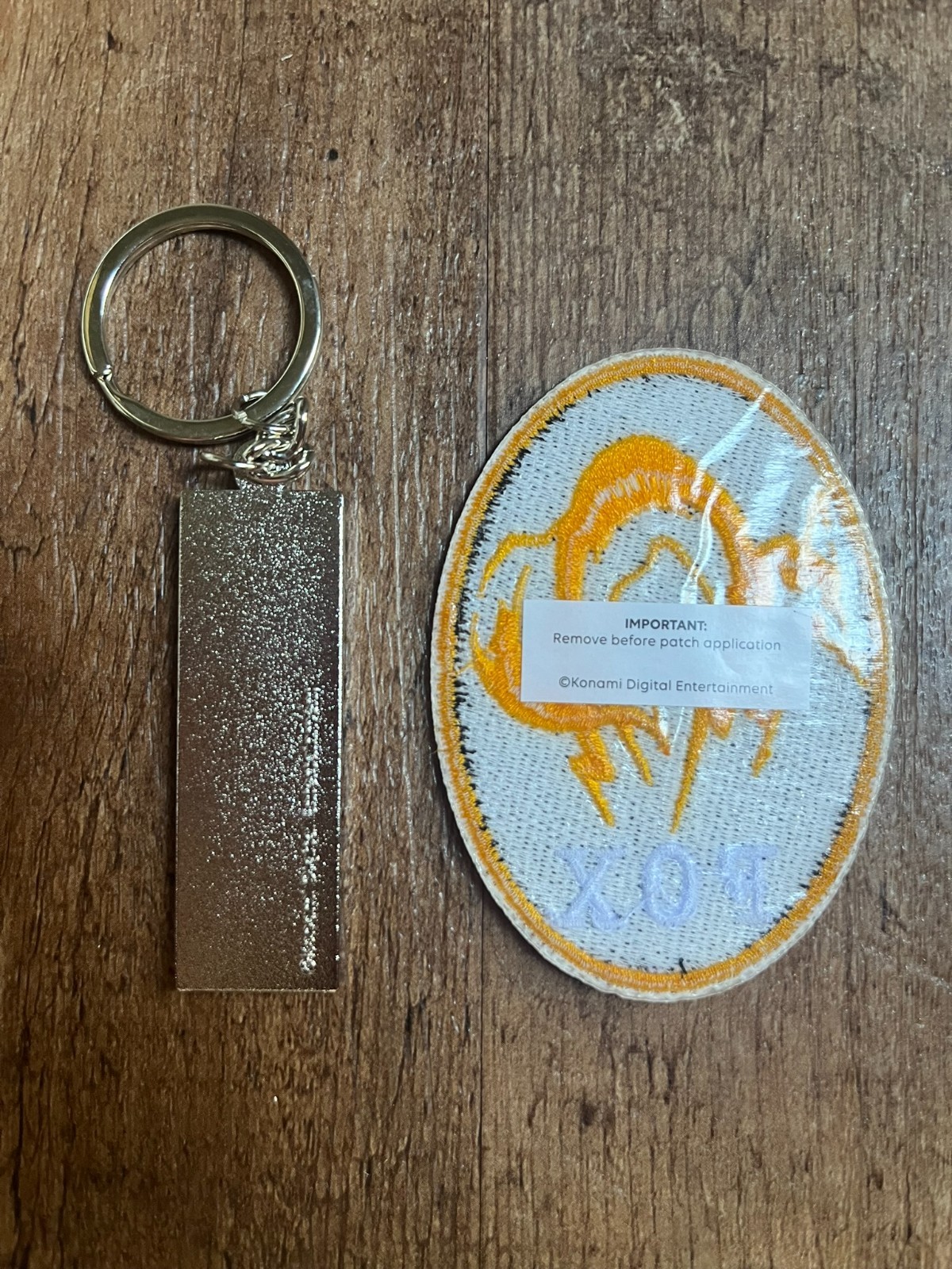 Metal Gear Solid Snake Eater Collector’s Edition “!” Keychain + Fox Patch *NEW*