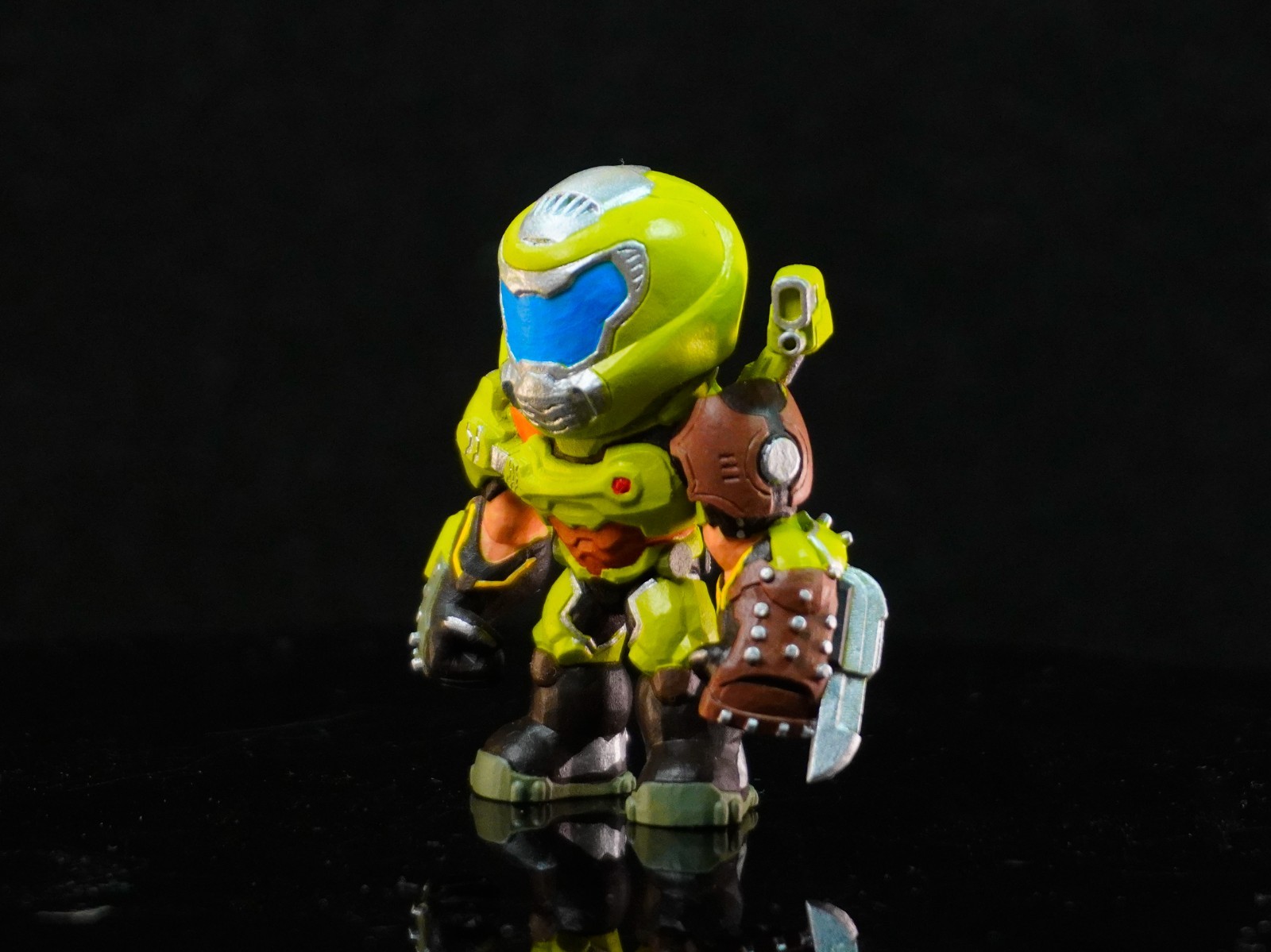 Handmade DOOM Eternal Resin Figure – With CARDBOARD Package – Little Desk Buddy