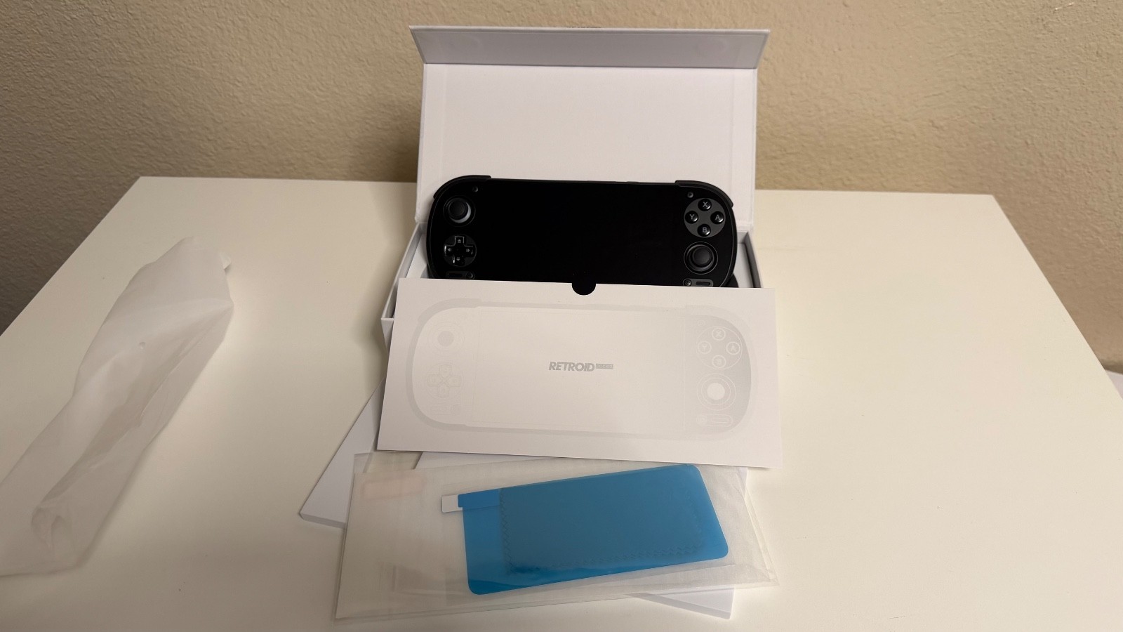 Retroid Pocket 6 Handheld Black 8gb/128gb Stick Top – CIB/Open Box
