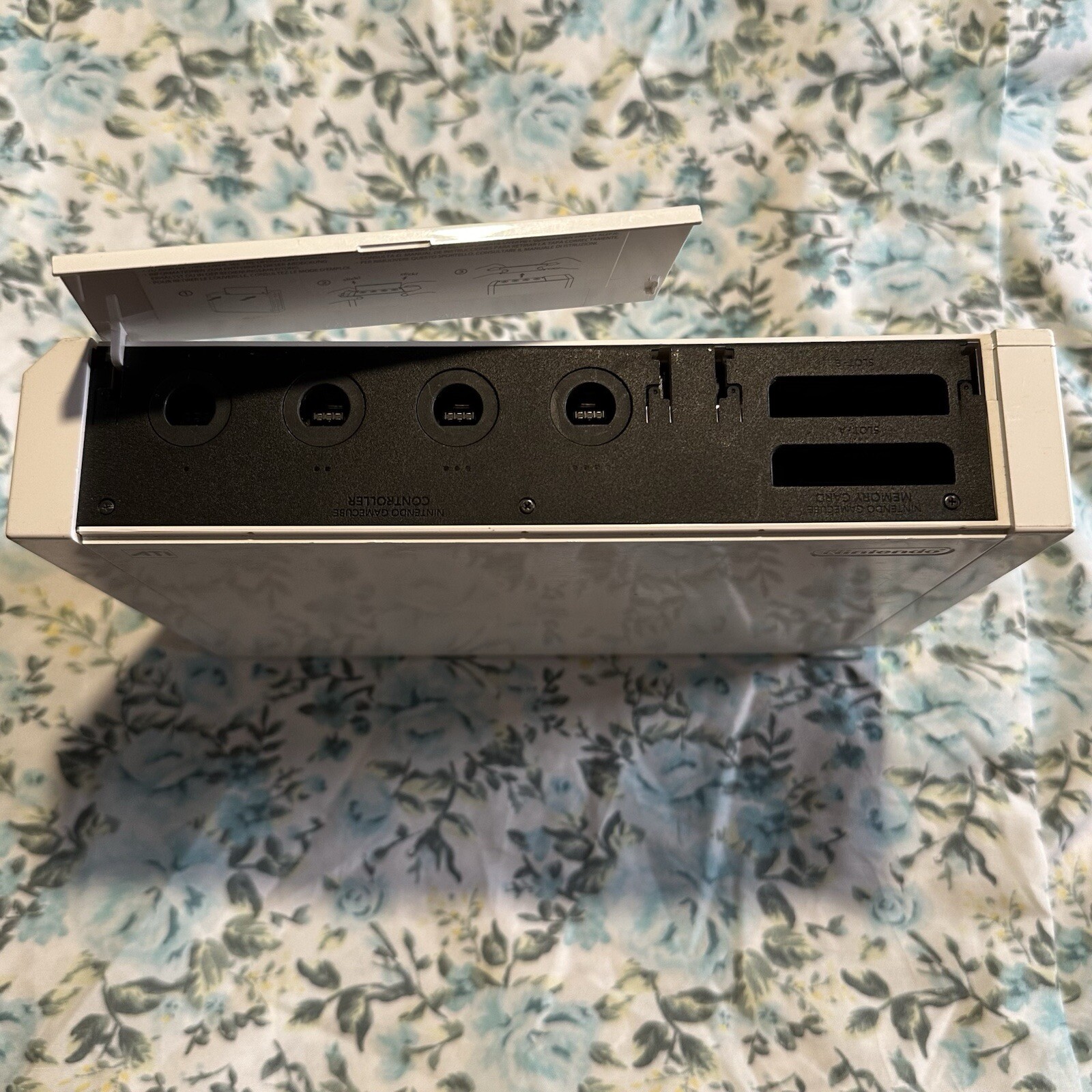 Nintendo Wii RVL-001(USA) 512 MB Home Console – White Bundle
