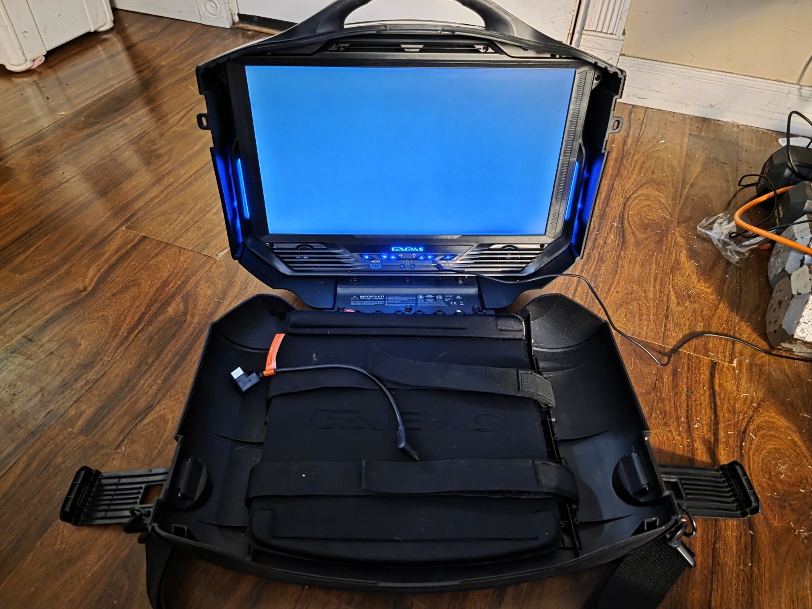 GAEMS G155 LCD Gaming Case