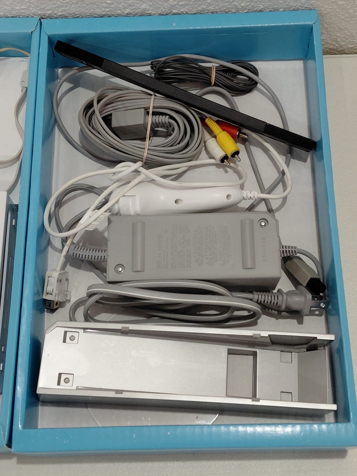 WORKING! Nintendo Wii White Console Wii In Original Box With Game RVL-001
