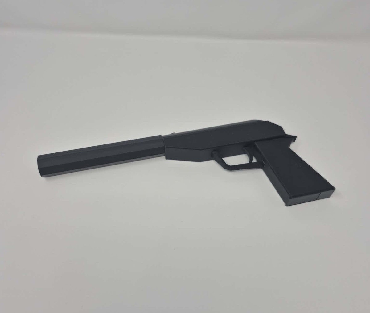 GoldenEye 007 PP7 Black Gun Replica – Full-Size Nintendo 64 Cosplay Prop