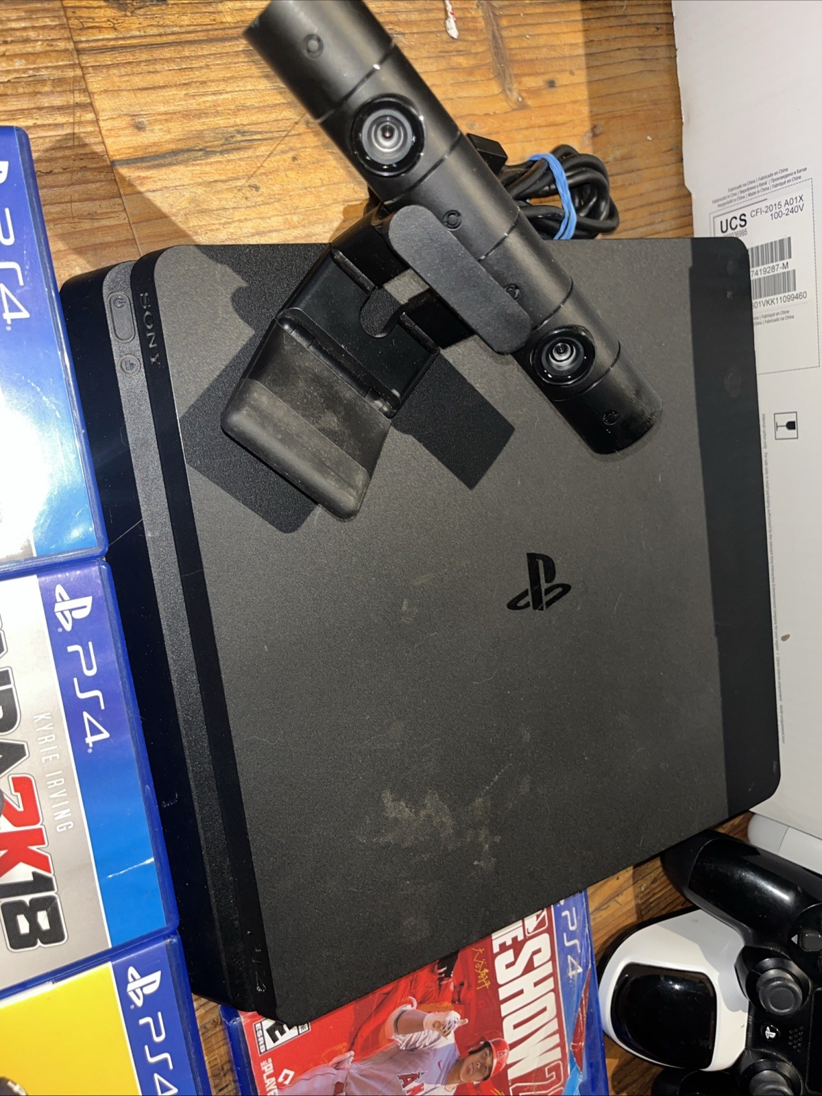 Sony PlayStation 4 Slim CUH-2115B 1TB Console Game Bundle Controllers 11.52 FW