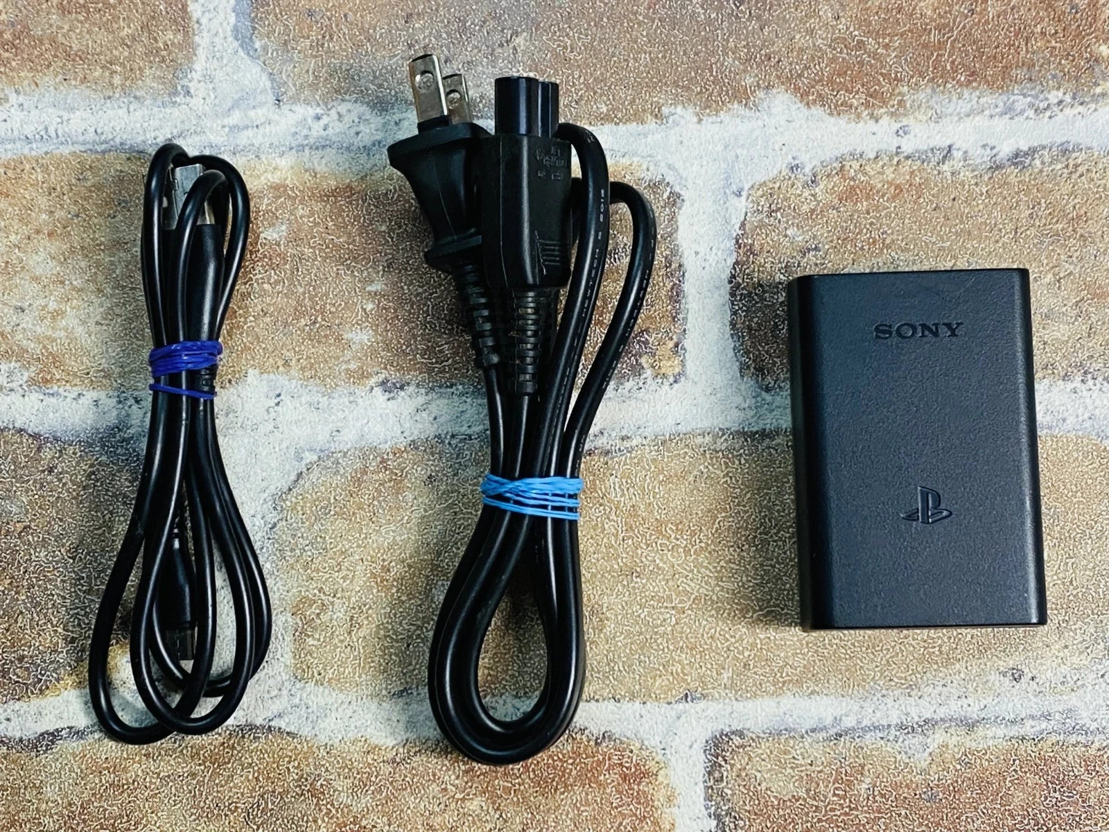 PS Vita Black PCH 2000 SONY PlayStation Japan 8GB Memory Charger No.3D