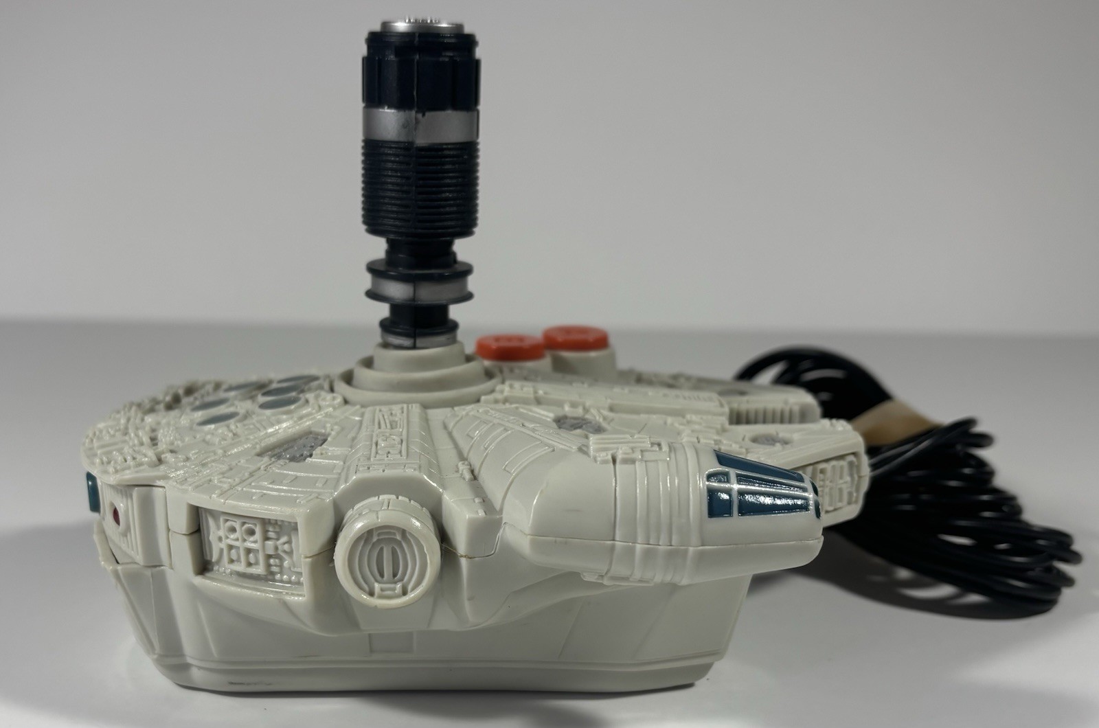 LOT 2 VTG 2006 JAKKS Pacific Star Wars Millennium Falcon SUPER PAC MAN plugNplay