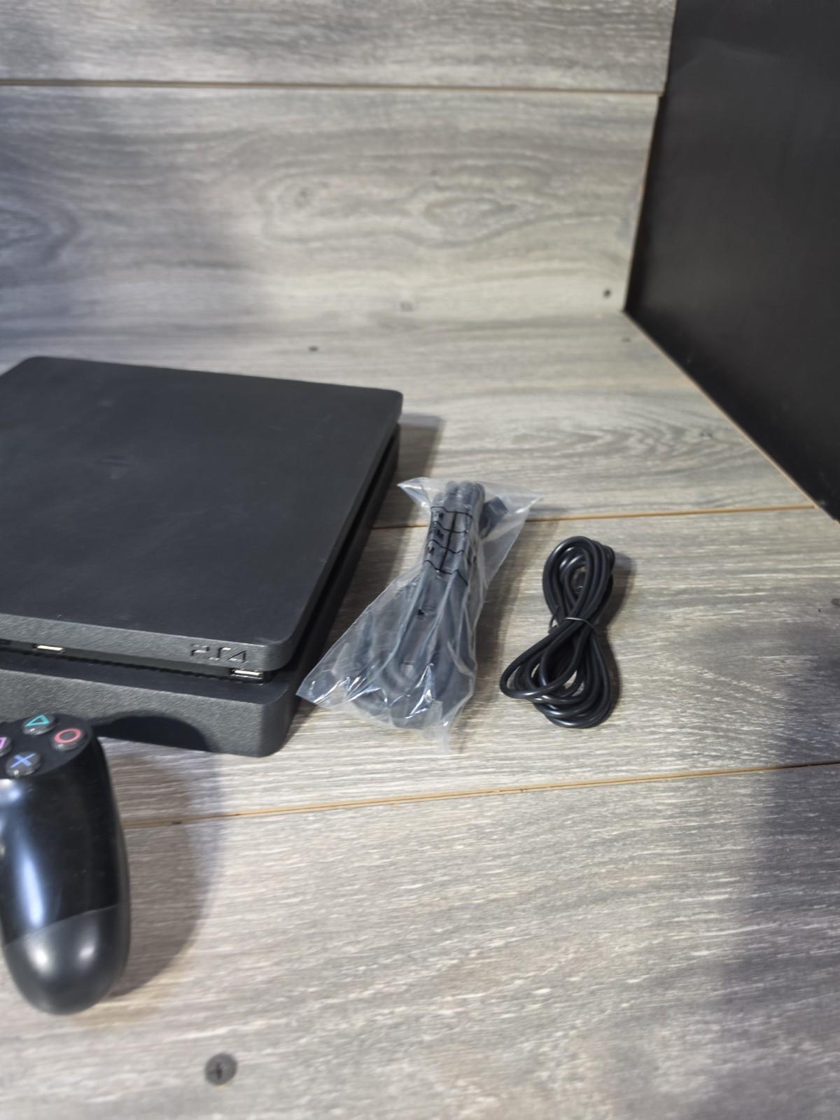 SONY PLAYSTATION 4 PS4 CUH-2215B 1 TB CONSOLE 3 GAME BUNDLE W CONTROLLER & CORD