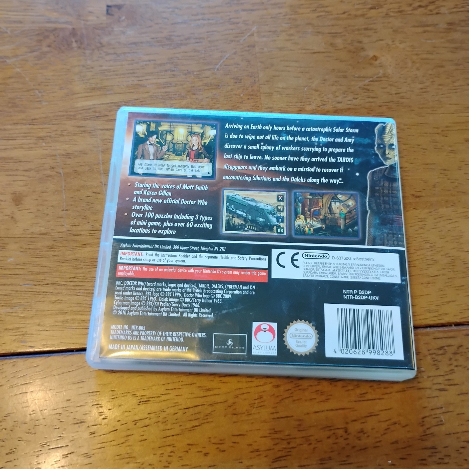 Nintendo DS Doctor Who Evacuation Earth Game In Case With Book