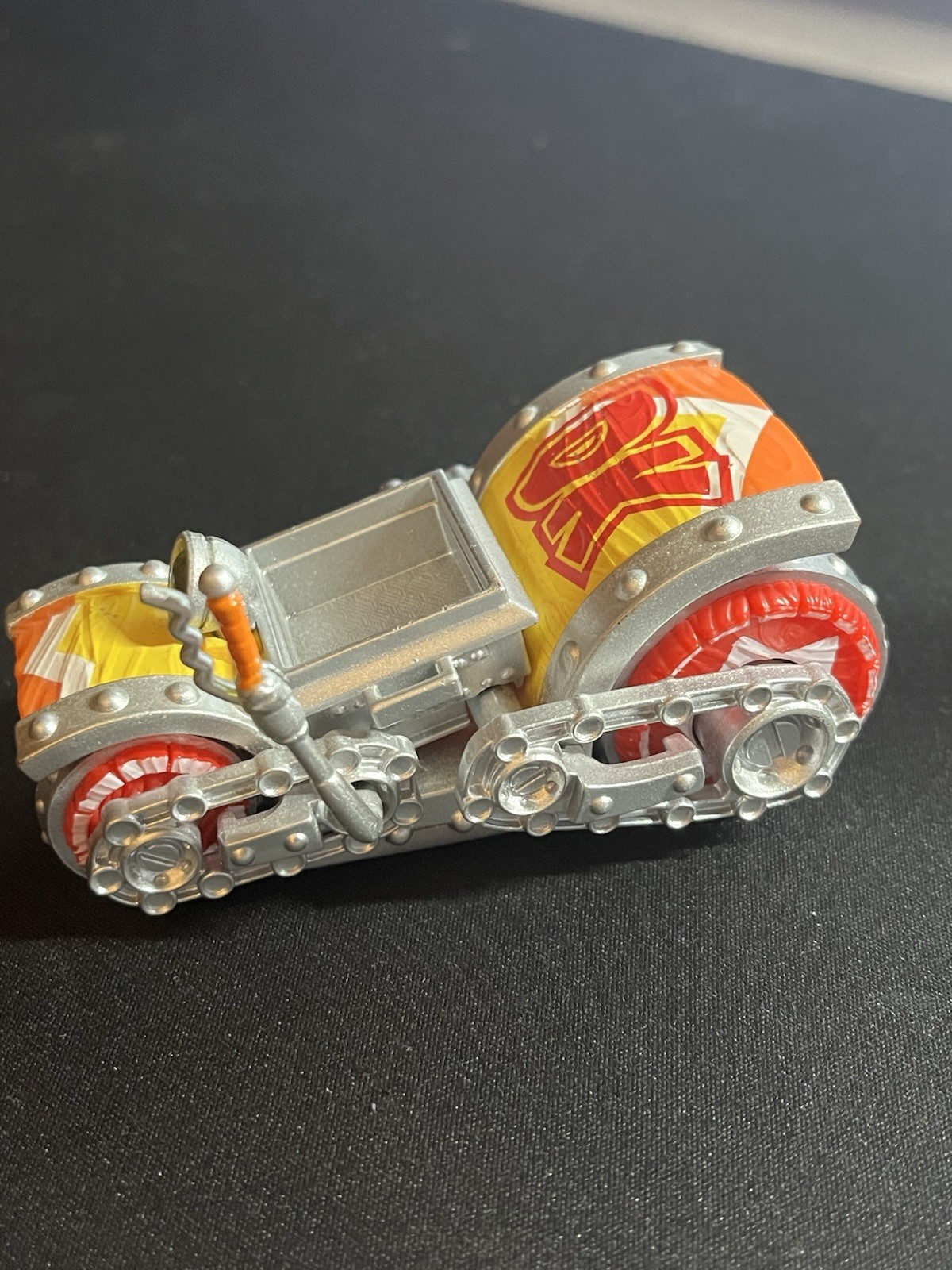 Skylanders Superchargers Turbo Charge Donkey Kong Amiibo and Barrel Blaster