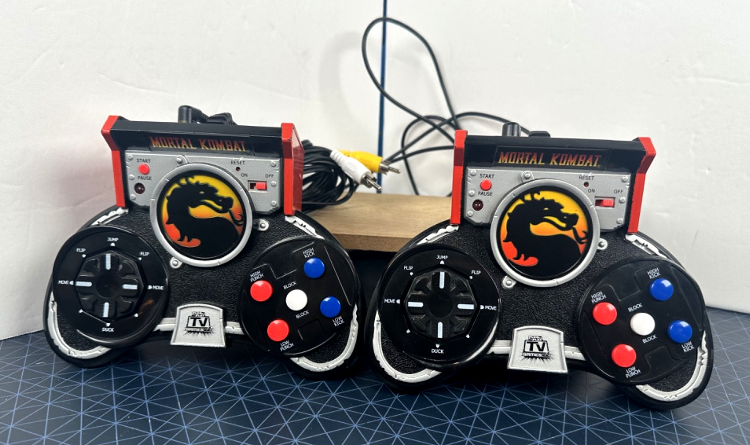 JAKKS Pacific Mortal Kombat 2004 Plug & Play Two Controllers w/ Multiplayer Cord