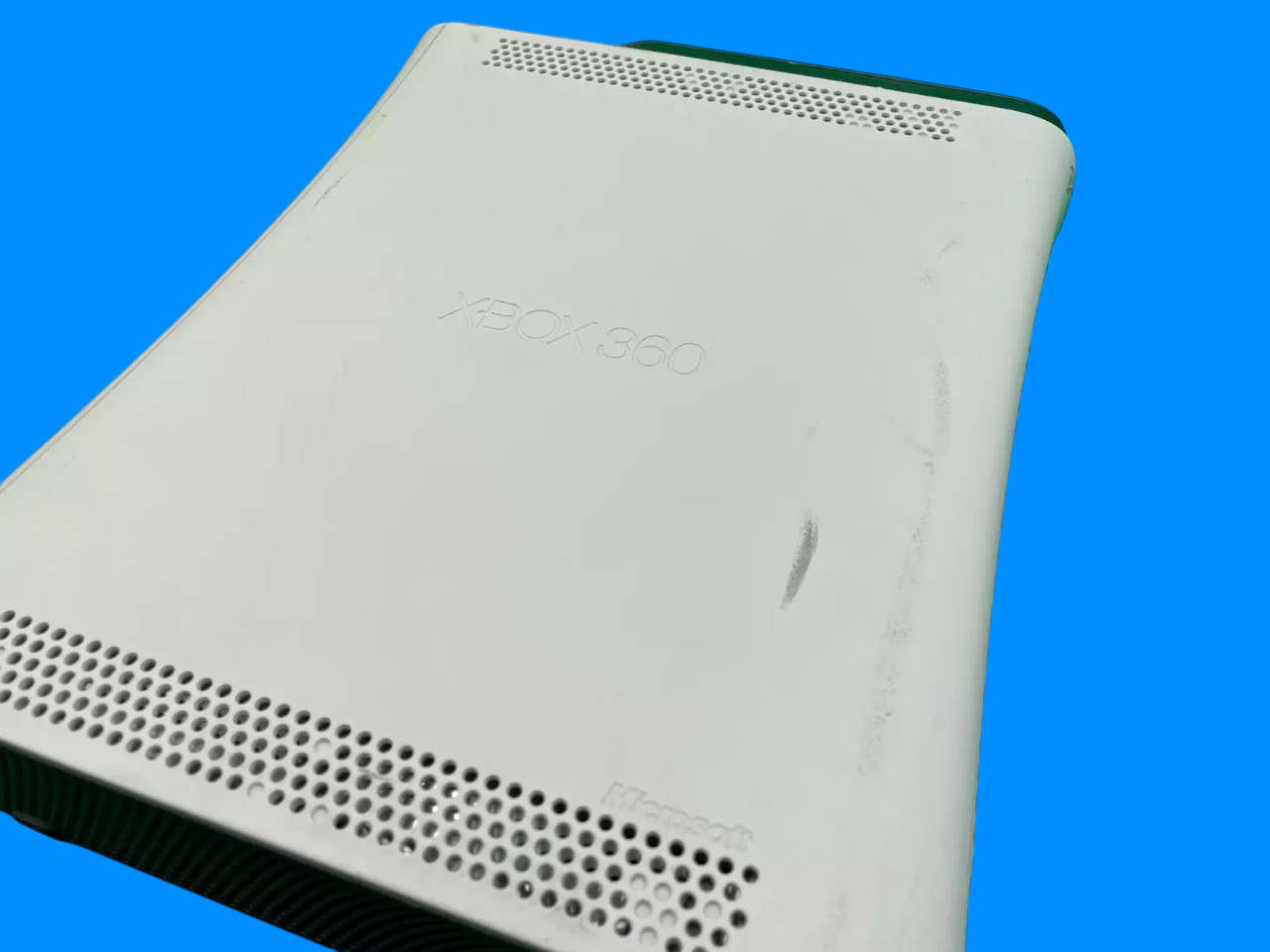 Microsoft Xbox 360 120GB Gaming Console, PAL Region, White, Used, Scratched