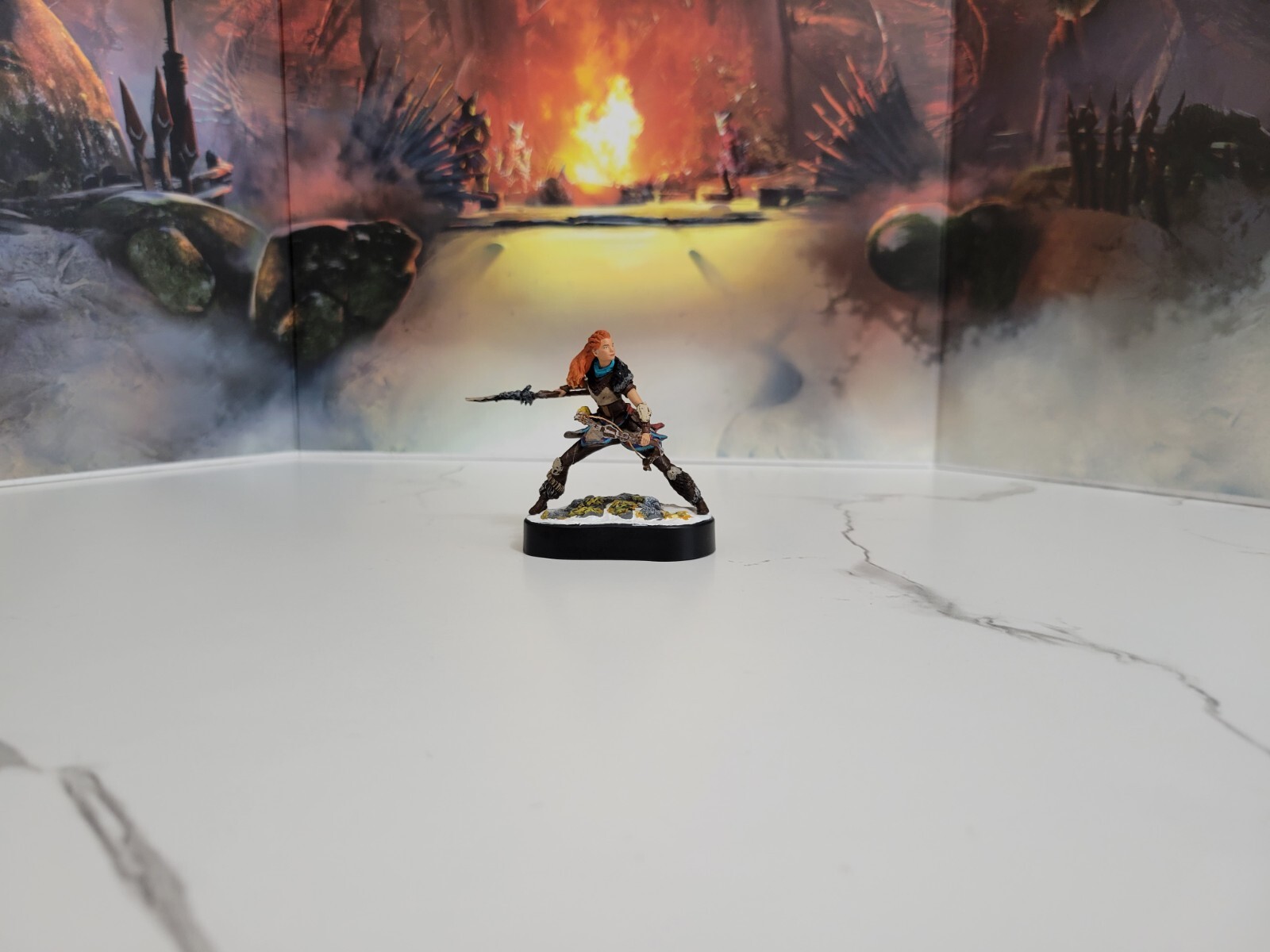Horizon Forbidden West Regalla Edition Tremortusk Mini Aloy Statue & Background