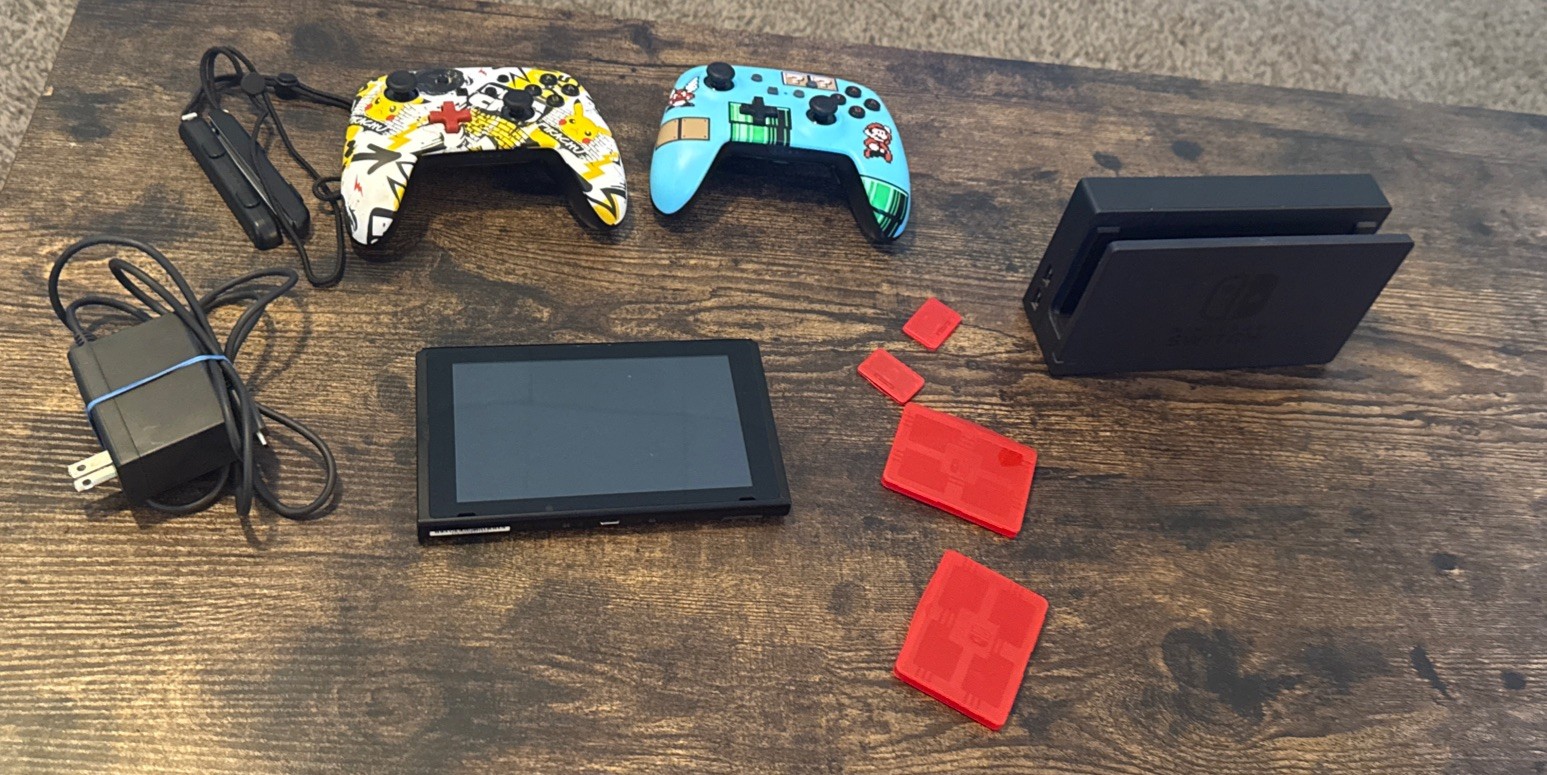 Nintendo Switch HAC-001-01 Console Dock Controllers
