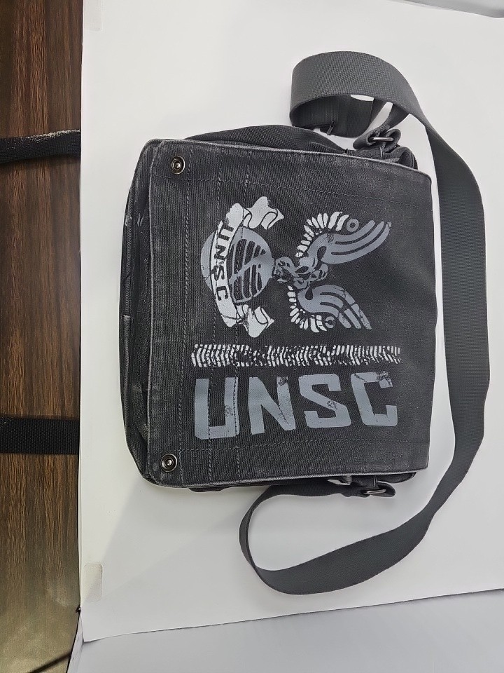 RARE 2007 UNSC Microsoft Halo 3 XBOX Gray Canvas Messenger Bag Master Chief
