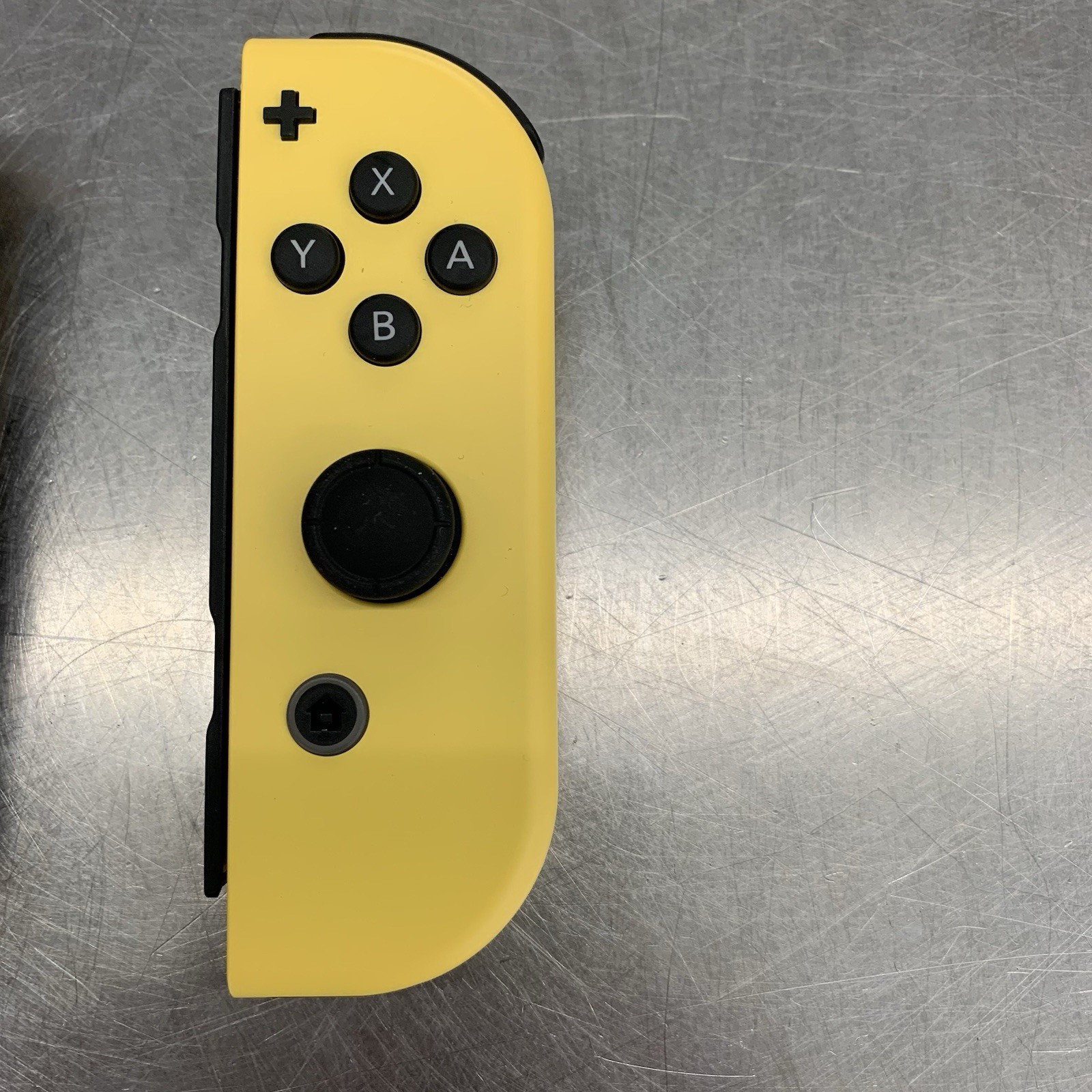 Nintendo Switch Pokémon Let’s Go Pikachu Edition in Box 32GB Console