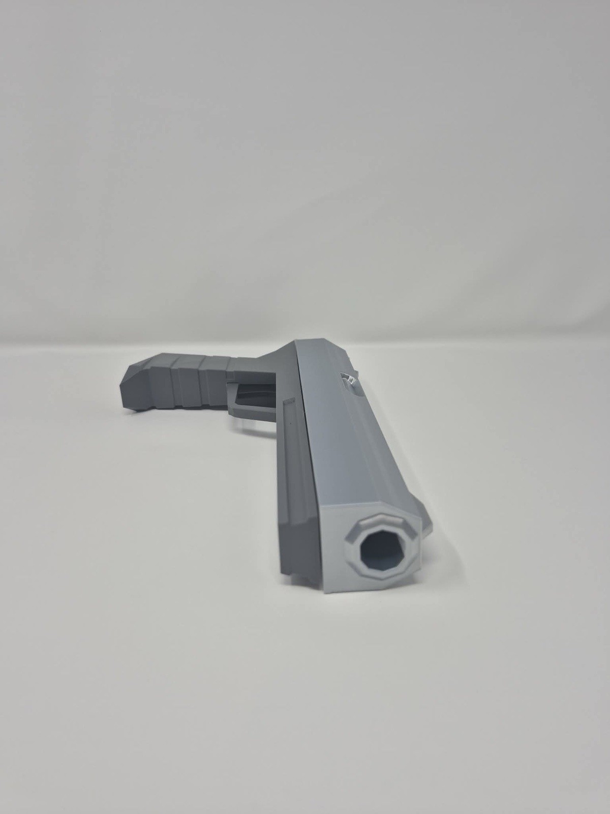 GoldenEye 007 DD44 Dostovei Gun Replica – Full-Size Nintendo 64 Cosplay Prop