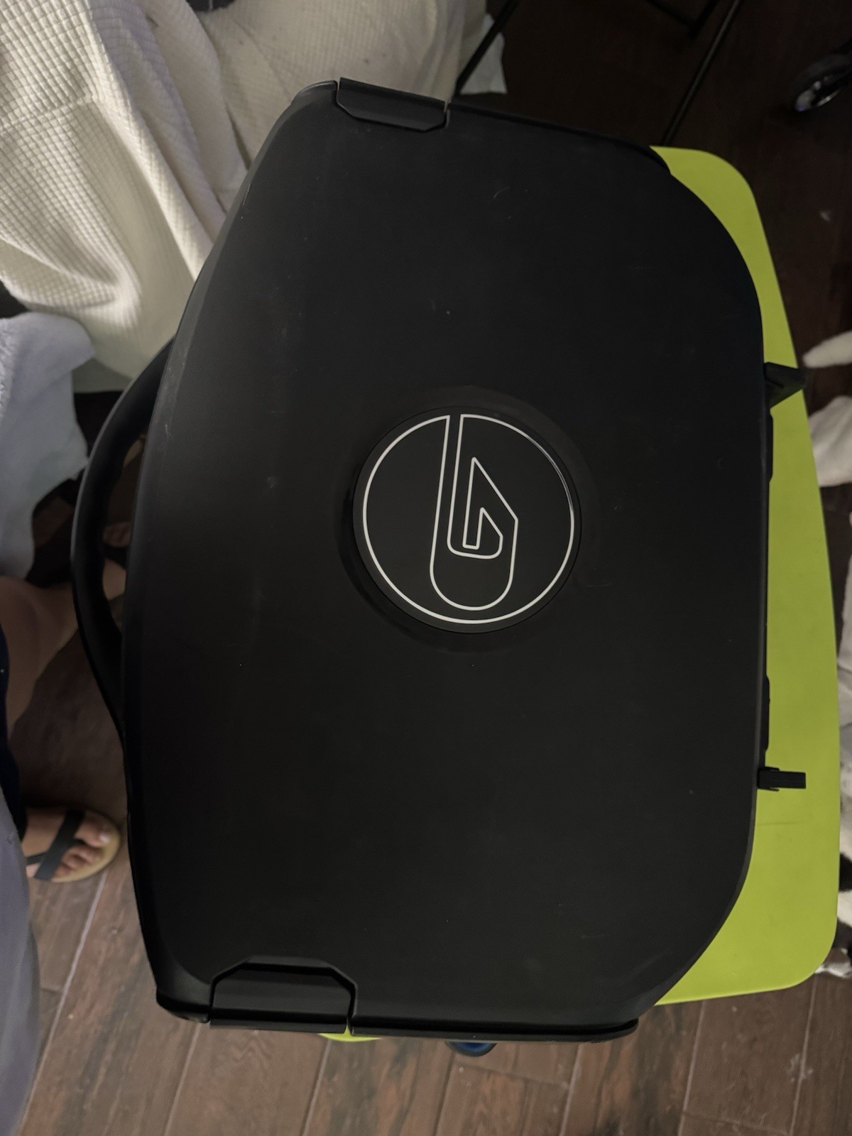 gaems vanguard g190 portable gaming monitor