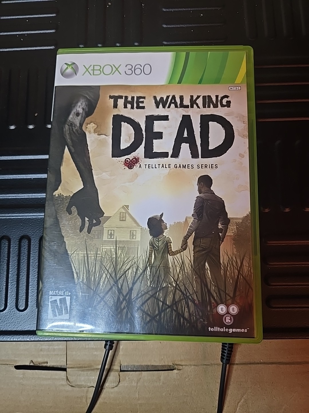 The Walking Dead: A Telltale Games Series (Microsoft Xbox 360, 2012) Mint Disc