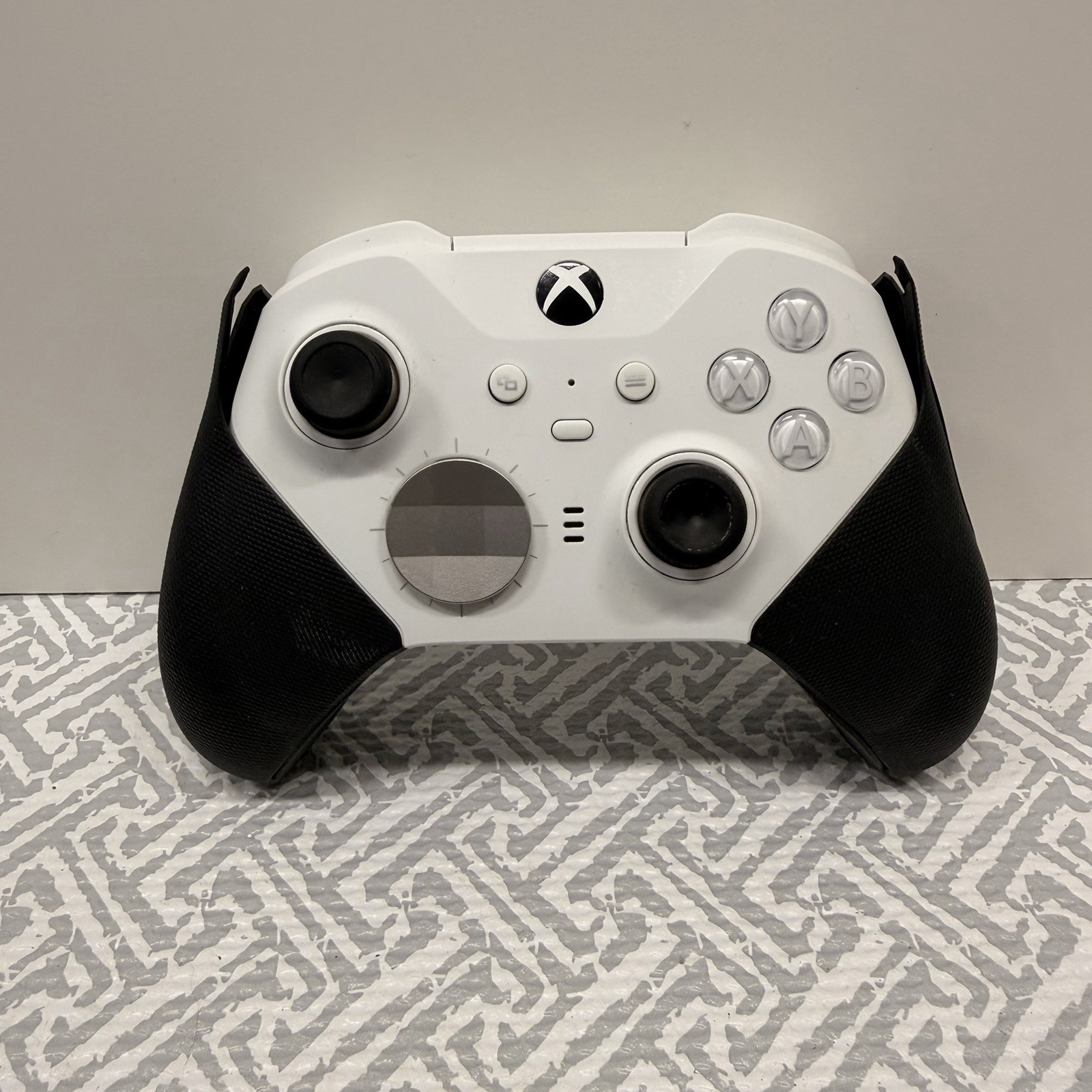 Xbox Elite Series 2 Core Controller White – Fully Working, Grip Wear w/ Case