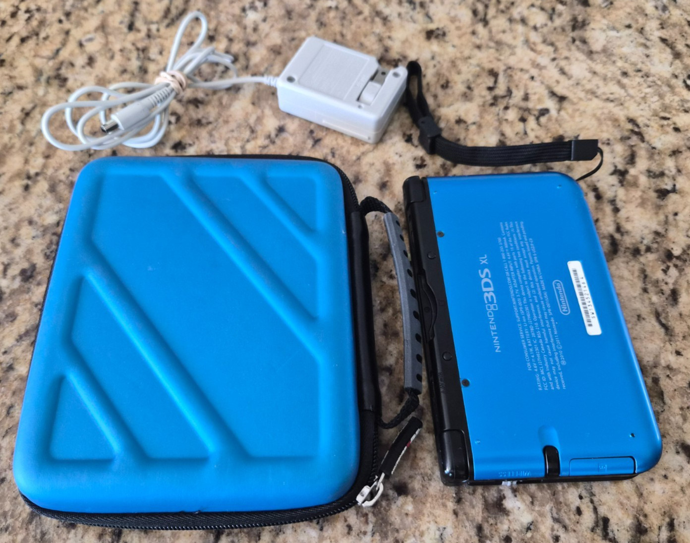 Nintendo 3DS XL Blue Black Handheld Console System SPR-001 Tested