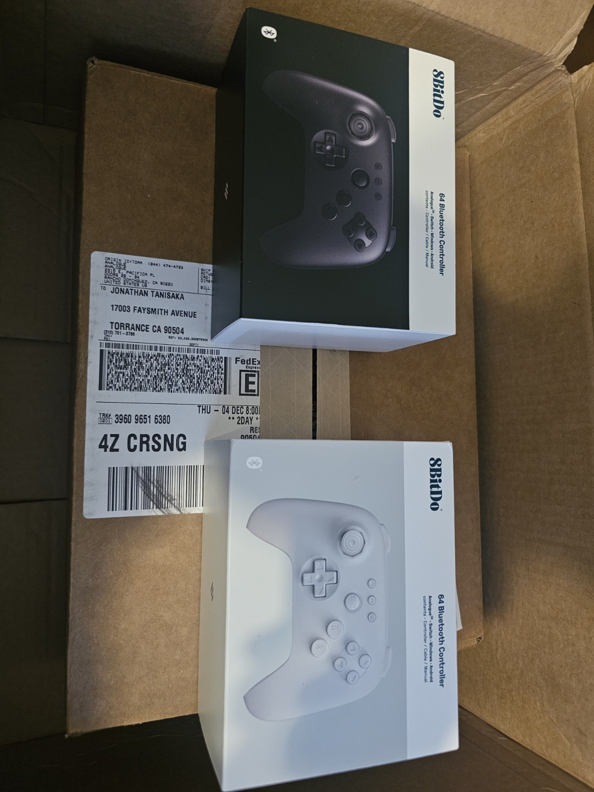 Analogue 3D White Brand New in Box w/ 2 8bitdo bluetooth Controllers
