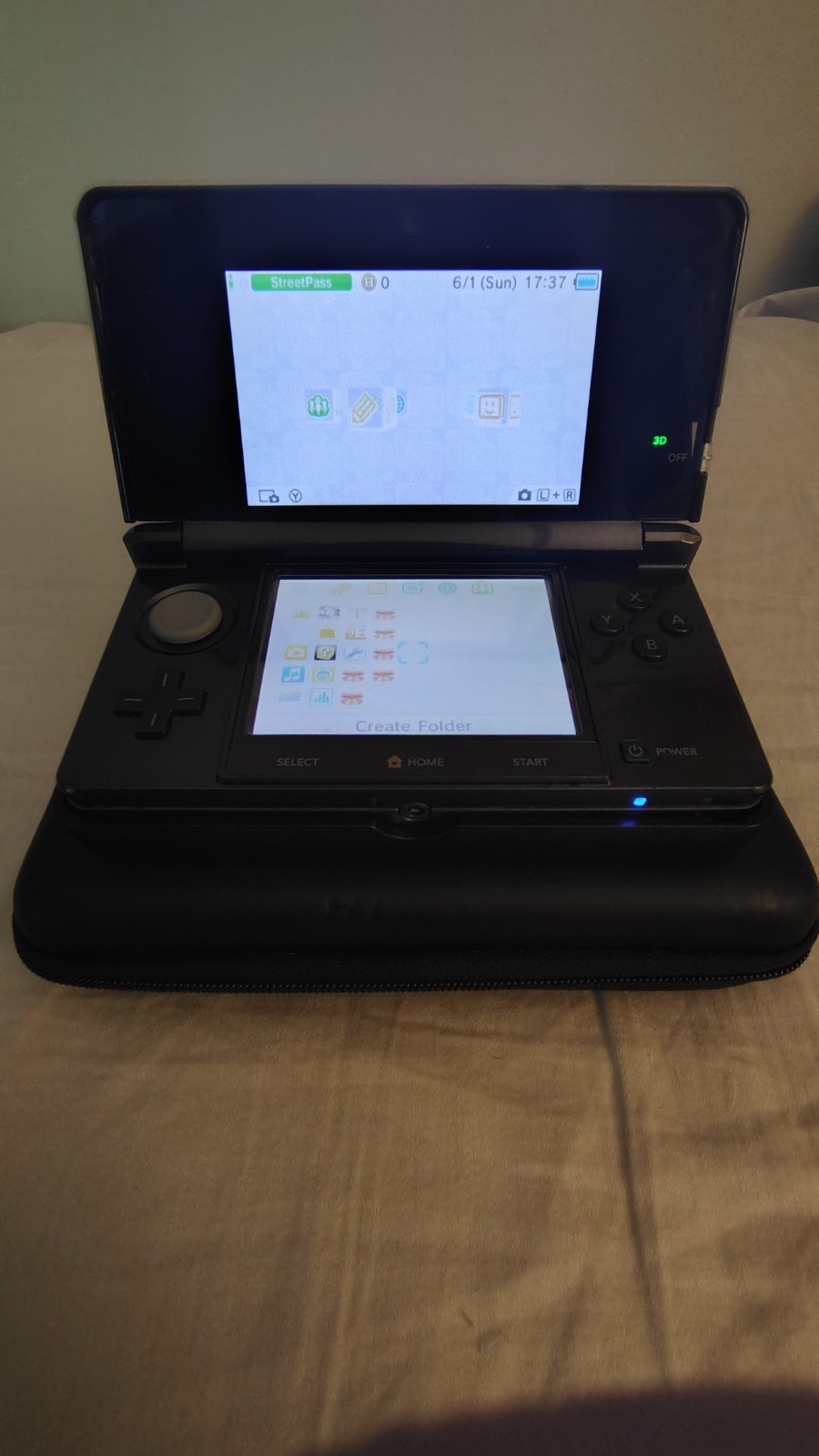Nintendo 3DS w/Ultimate Starter Bundle