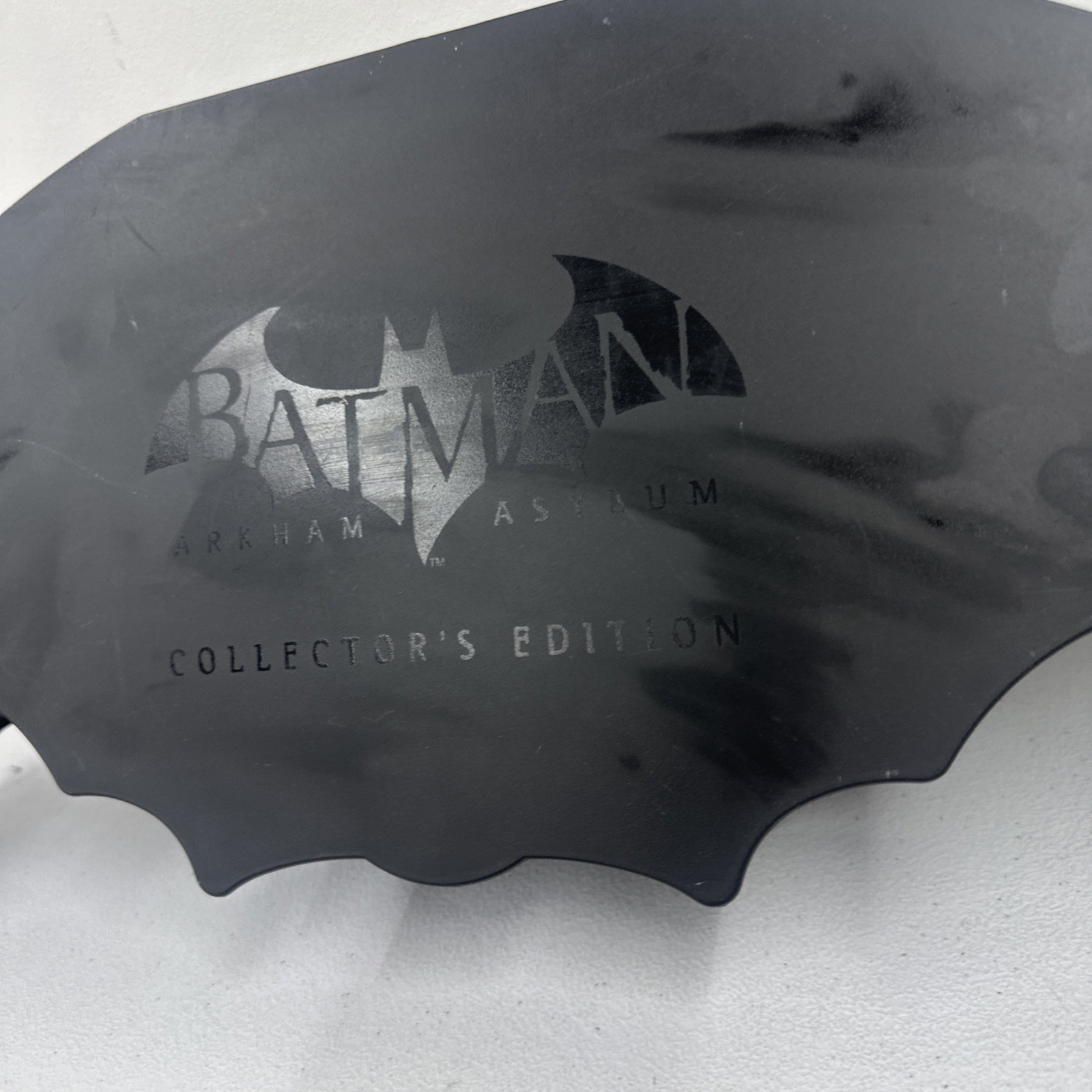 Batman Arkham Asylum Collectors Edition Wing Case, Batarang, Book No Game Wear