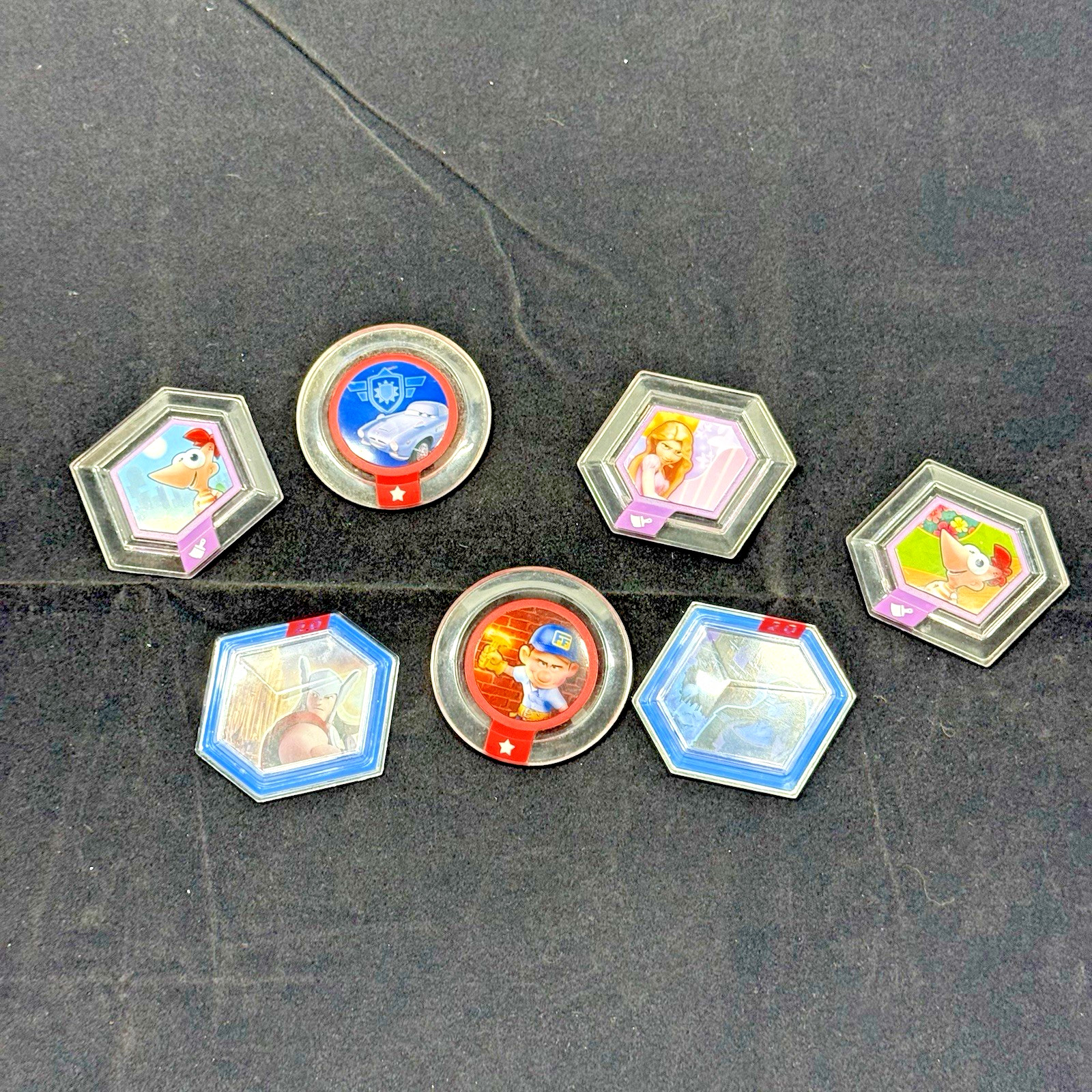 Disney Infinity Portal Base Pad Xbox PC Tested 11 Figures and 7 Discs Not Tested