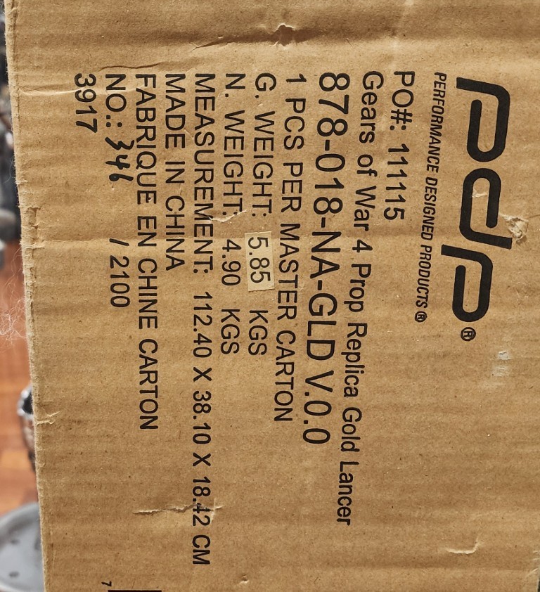 Gears of War Life-Size Gold Lancer Replica (no digital code)