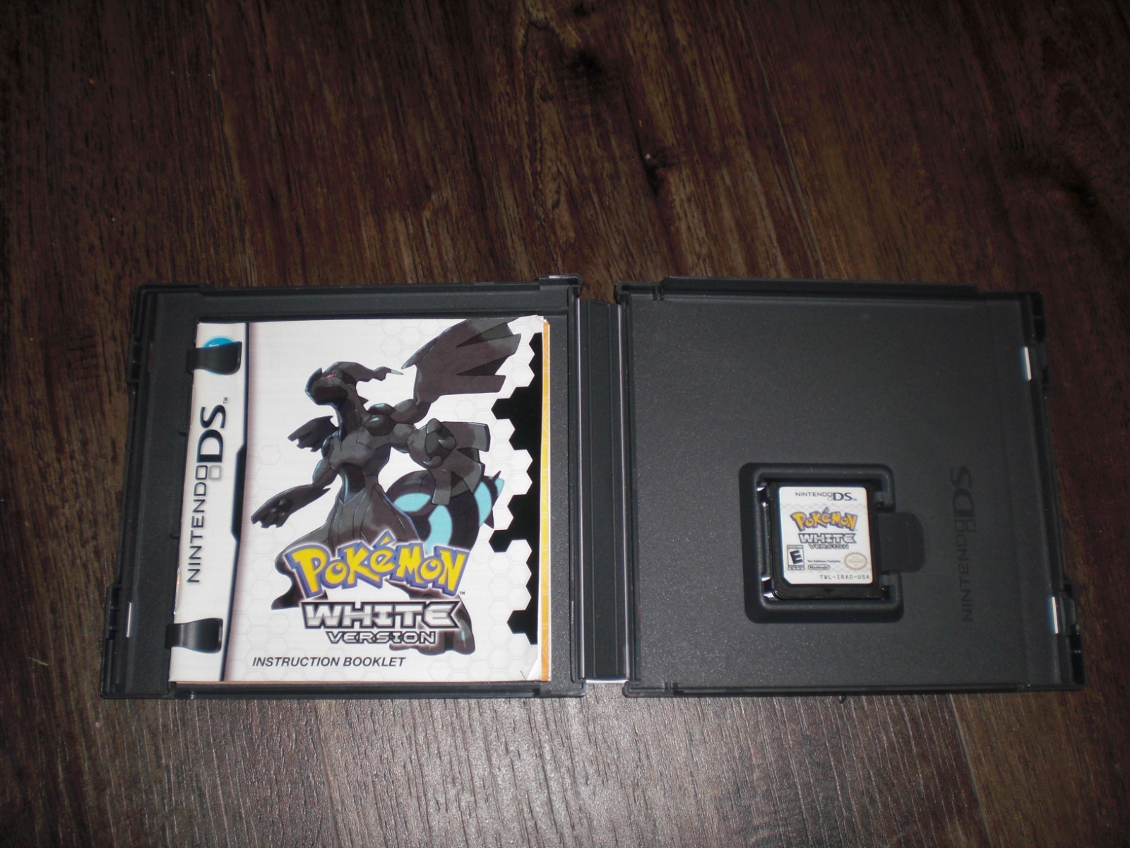 Pokemon White Version 1 AUTHENTIC GENUINE Nintendo DS 3DS 2DS XL COMPLETE CIB