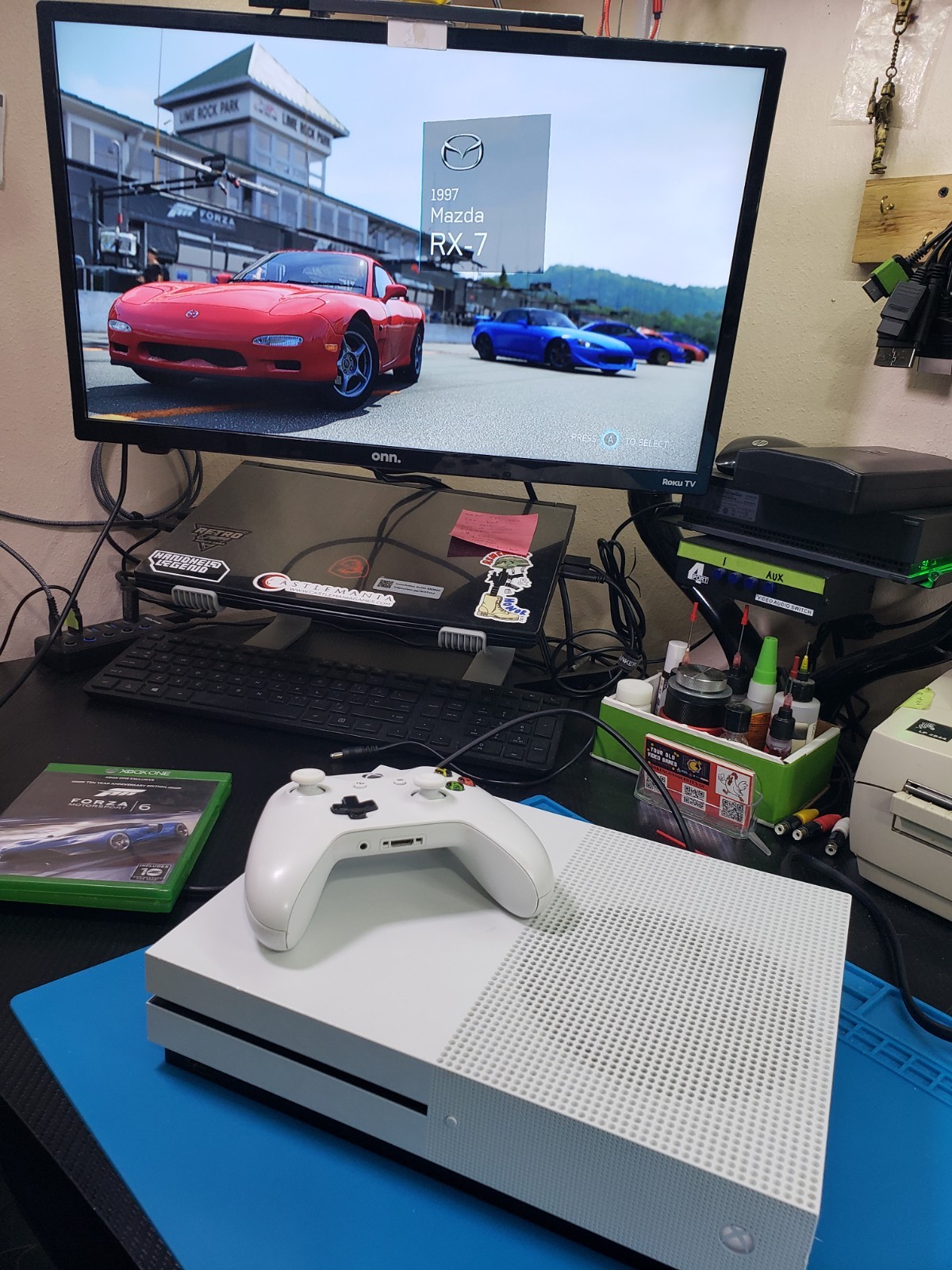 Microsoft Xbox One S 500GB Video Game Console Bundle. Tested/working