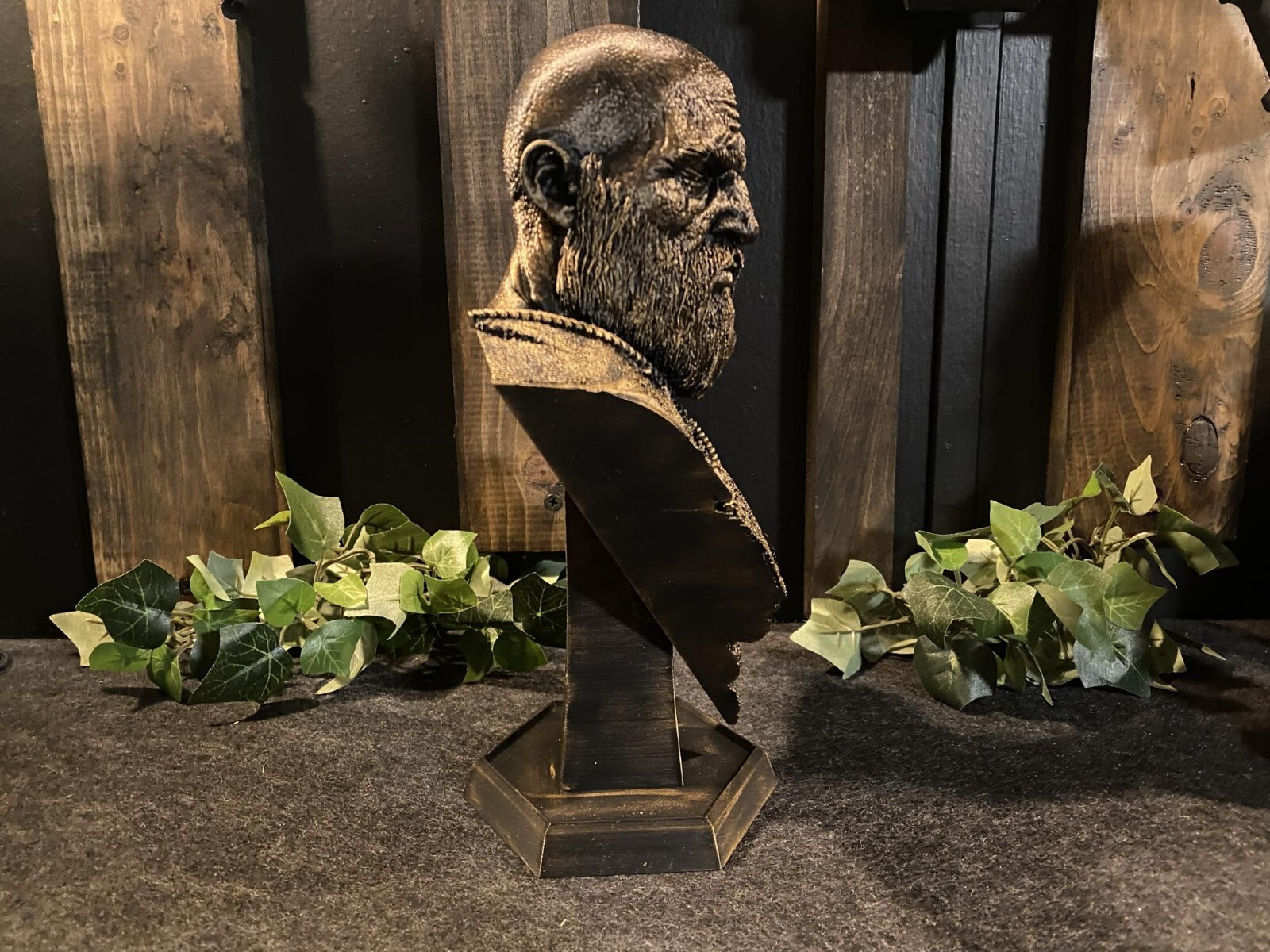 GOD OF WAR KRATOS STATUE 10 INCHES
