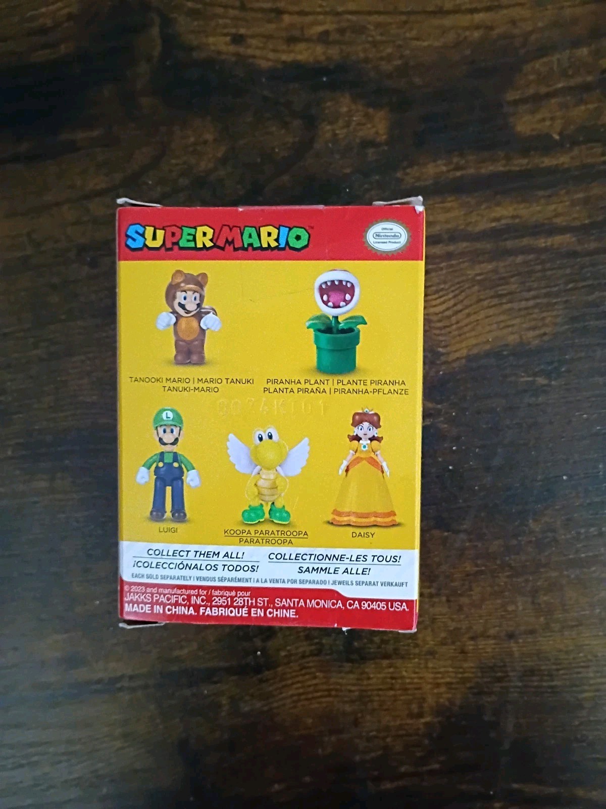 2.5″ SUPER MARIO 5-PK World of Nintendo Metal Dr Doctor Star Power Tanooki Stand