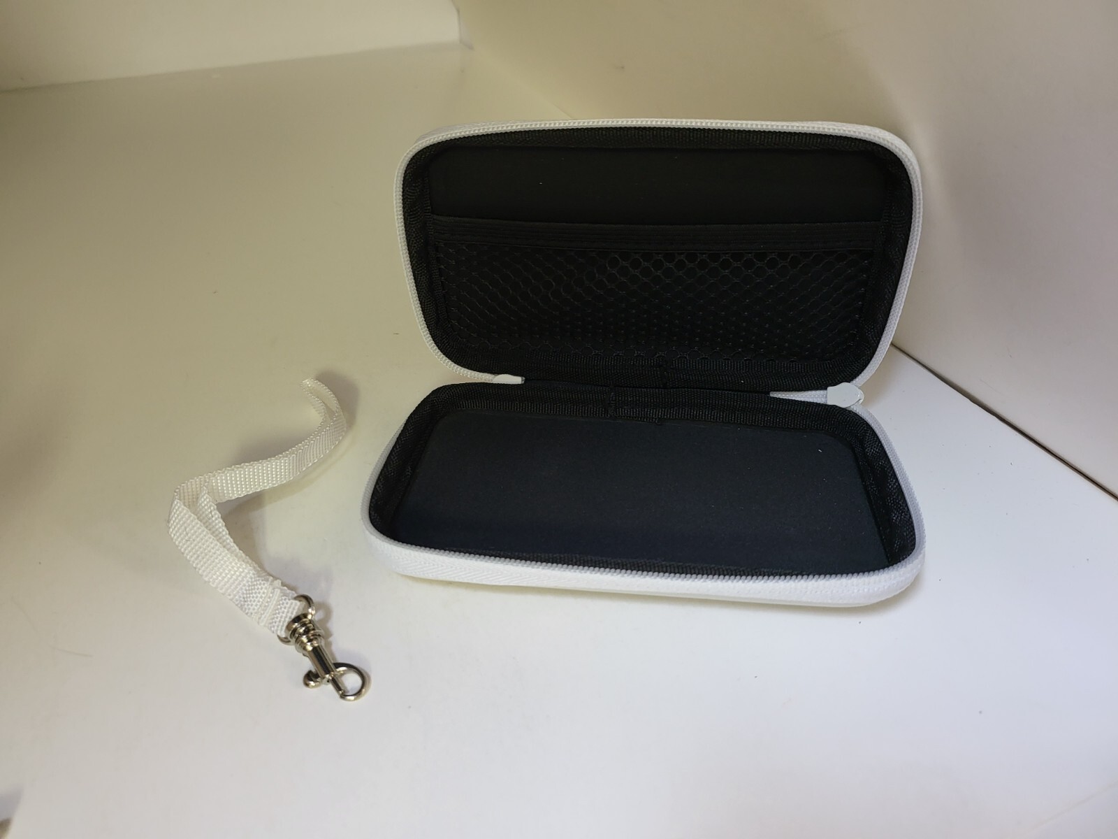 NEW White Travel Bag Carrying Case Purse + Wrist Strap for Sony PSP Go