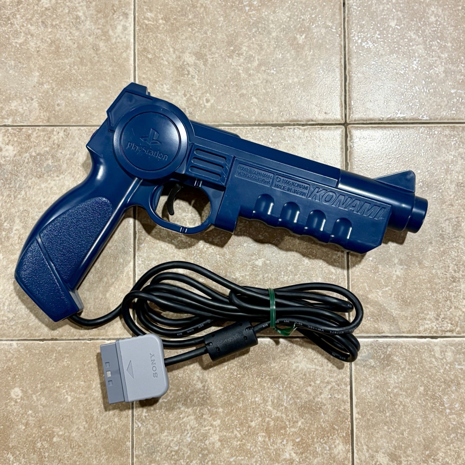 KONAMI Hyper Blaster Justifier Light Gun Controller PlayStation 1-2 REGION FREE