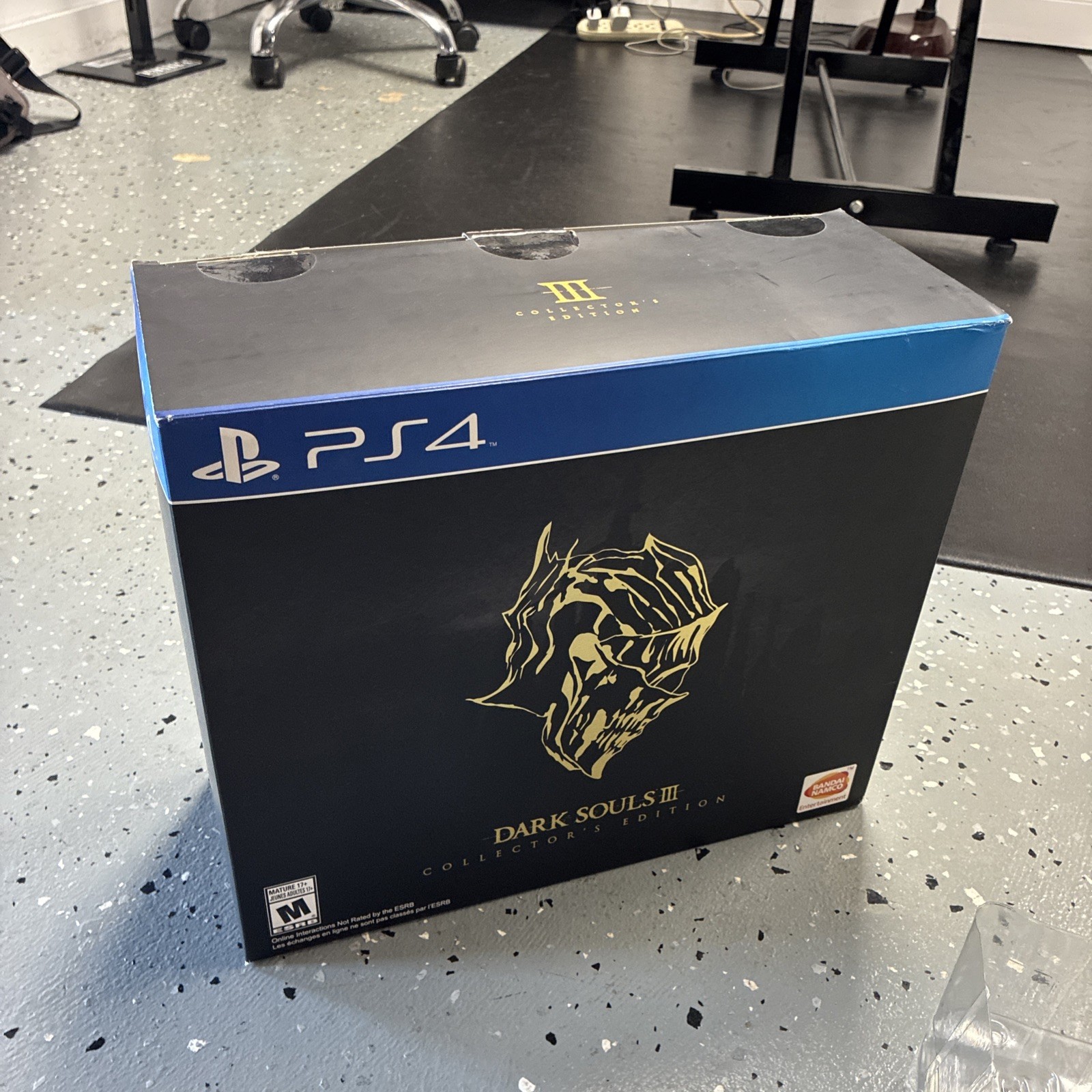 Dark Souls III Collector’s Edition PS4 Red Knight Statue Replica & Game Case Box