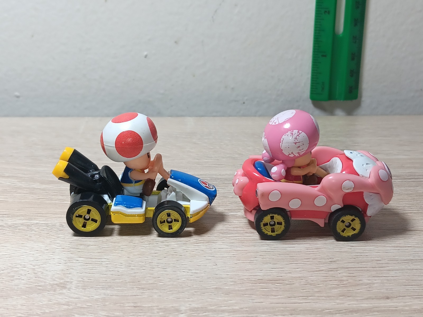 4-PK TOAD + TOADETTE Super Mario Kart Hot Wheels P-Wing Birthday Girl Sneaker