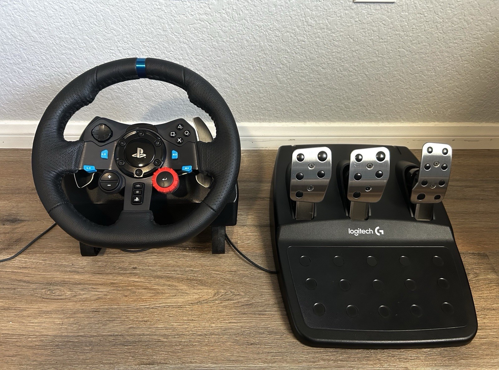 Logitech G29 Driving Force Racing Wheel – Black (941-000110)