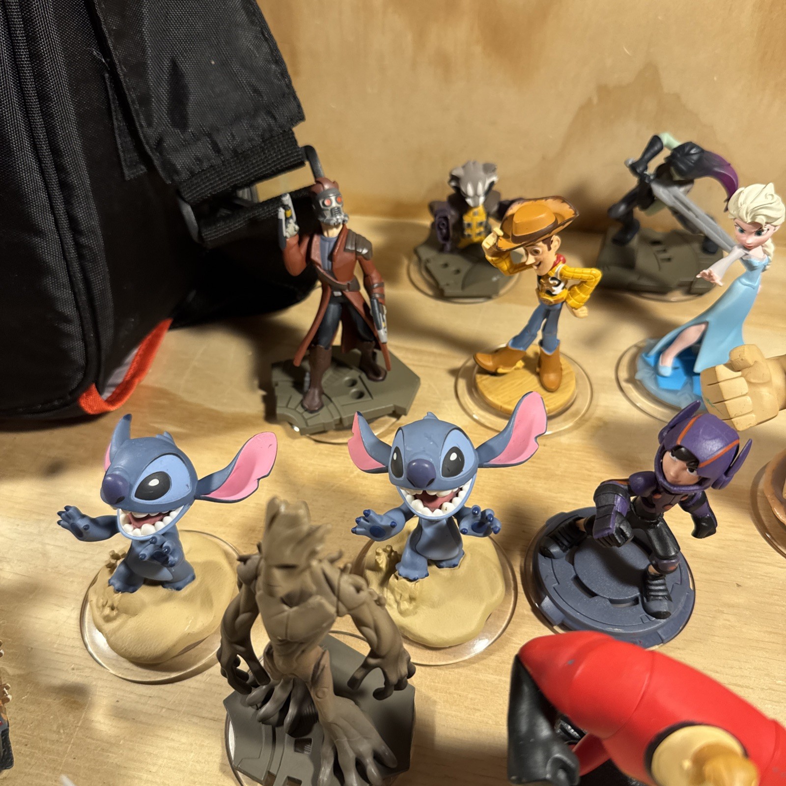 Disney Infinity Figure Lot Of 21 With Travel Bag And Discs Monsters Stitch Ralph