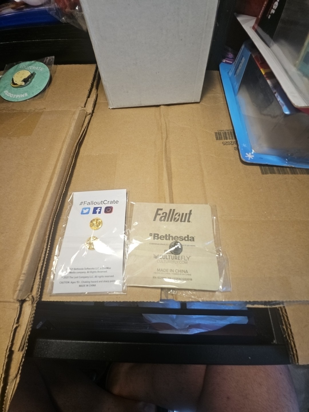 Fallout Culturefly Plasma Pistol & FALLOUT CRATE #22 Guts Enamel Pin Set NIB!!!!