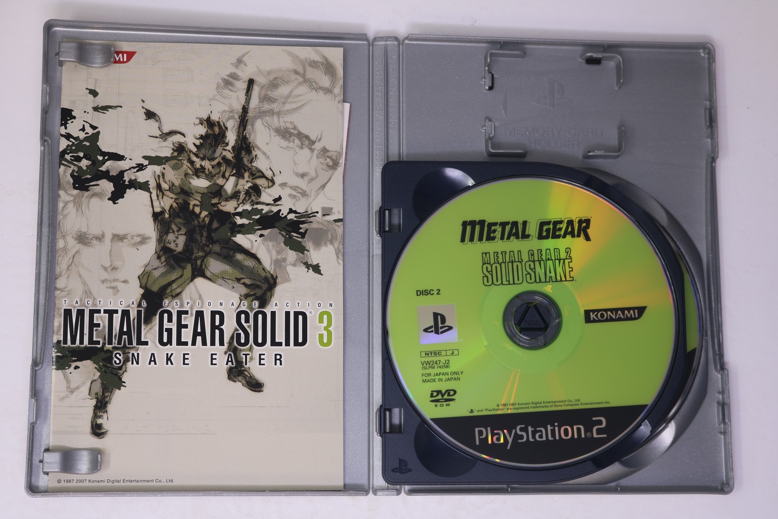 Metal Gear Solid 3 Snake Eater PlayStation 2 PS2 NTSC-J Japan JPN(Region Locked)