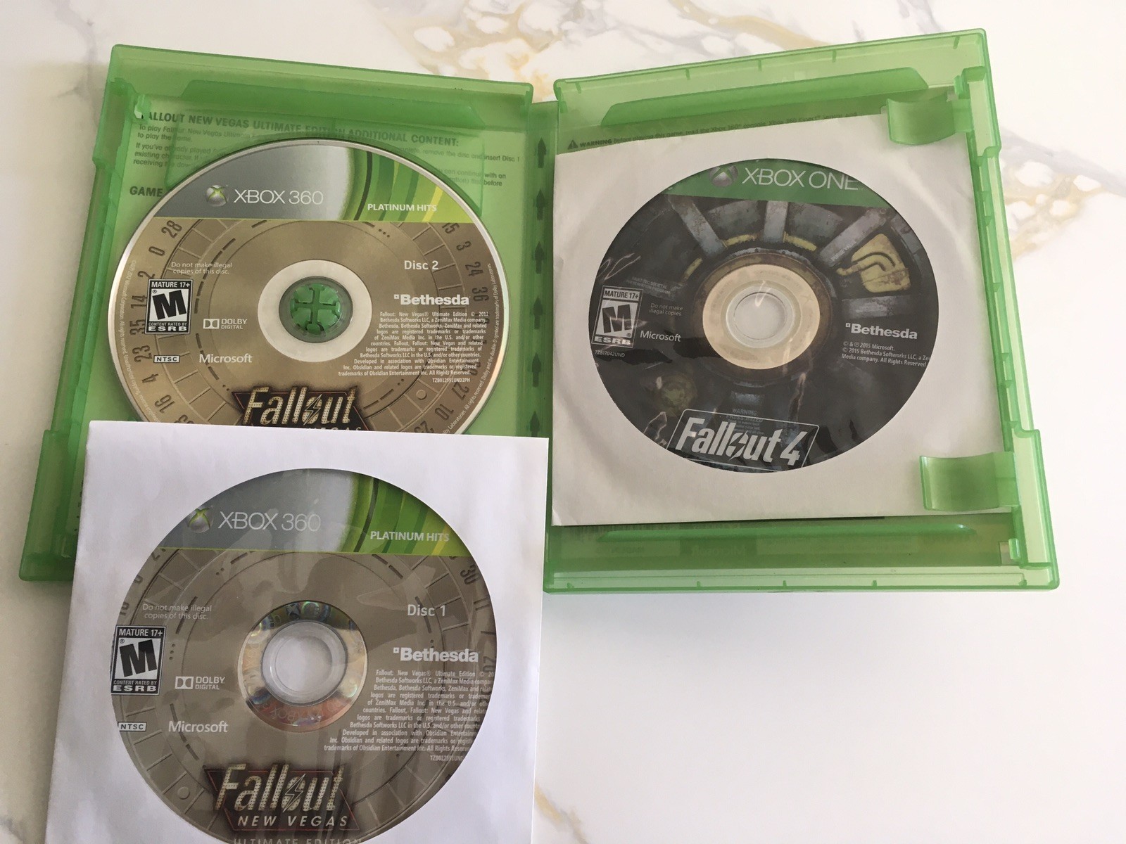 Fallout New Vegas Ultimate Edition Lot (Xbox One, Xbox Series X, Xbox 360, 2012)