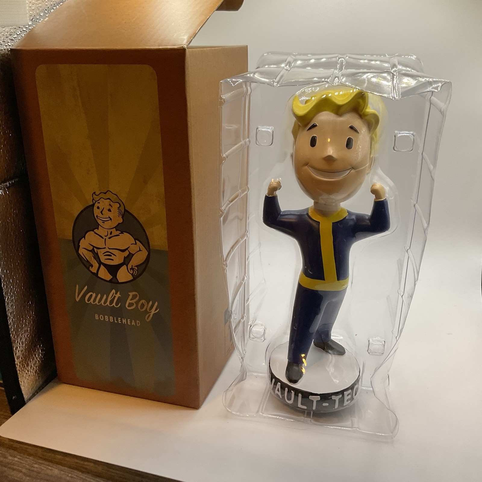 Fallout 4 Vault 111 Strength Bobblehead 7″-Bethesda Thinkgeek