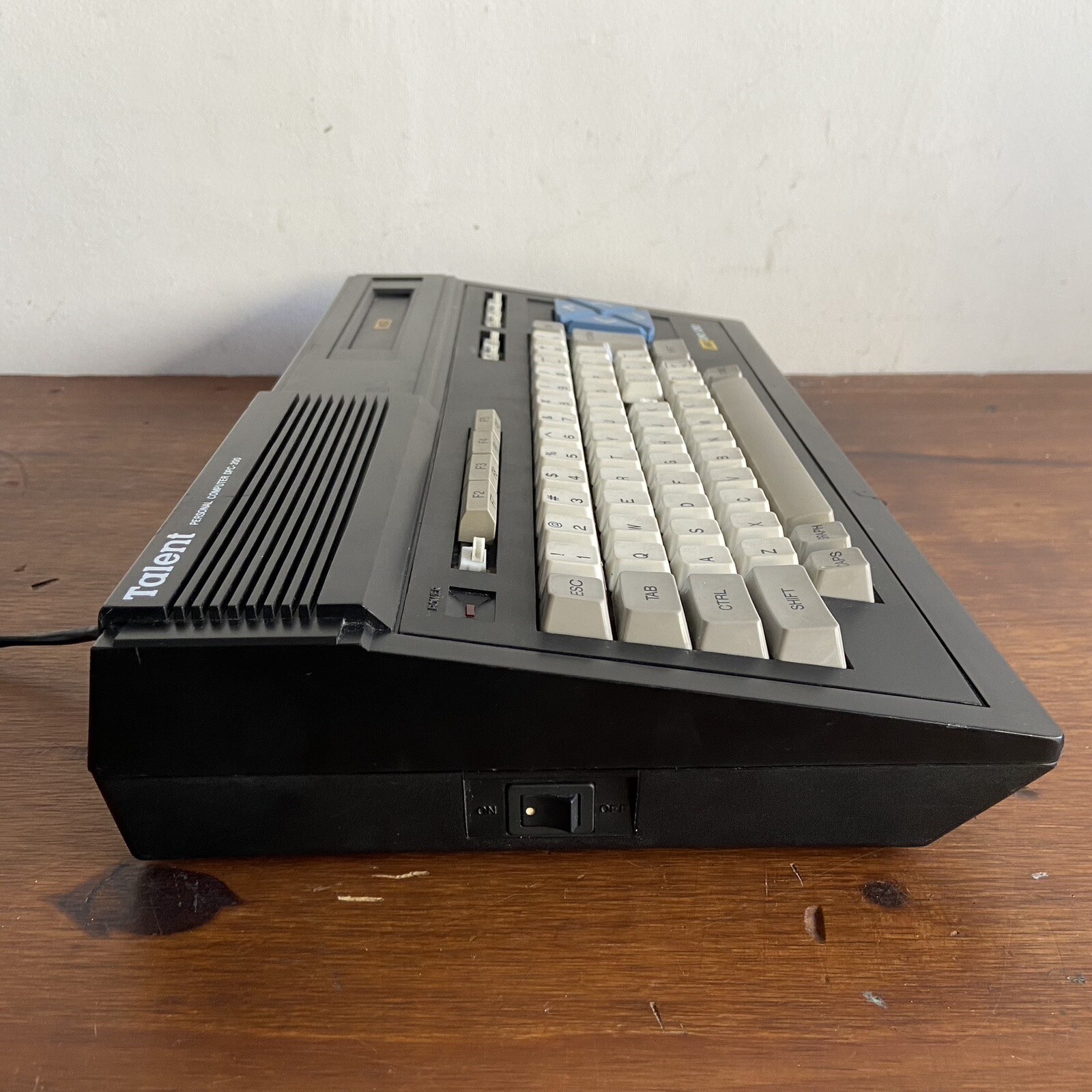 Talent Personal computer MSX DPC-200 Argentina RARE