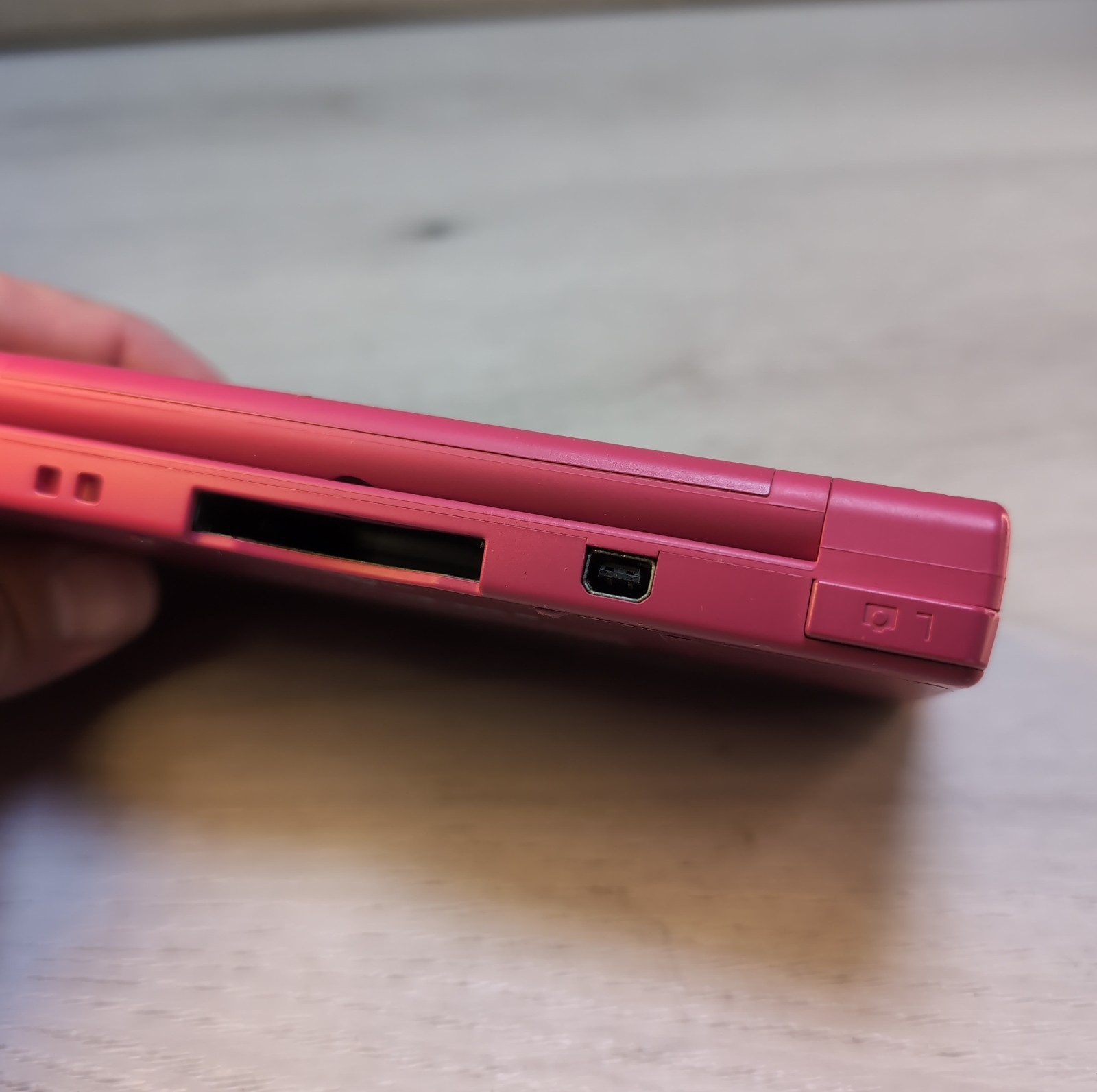 Nintendo DSi Pink Handheld Console Wi-Fi Nintendo DS TWL-001 & (4) Games Sims