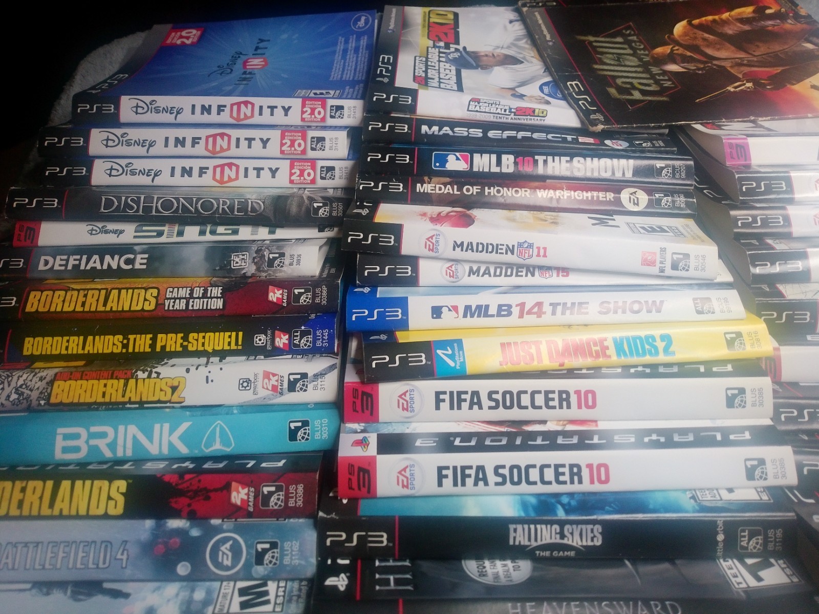 Lot of 89 Playstation 3 Cover Art Inserts – Original/Authentic – Free Shipping!