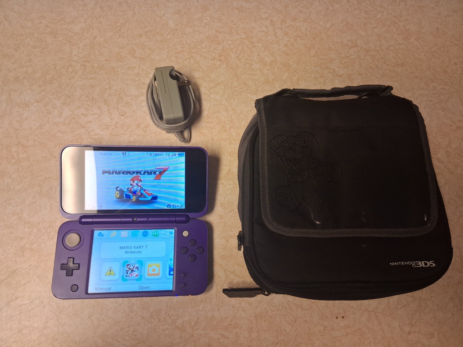 “New” Nintendo 2DS XL Purple/Silver With 64 GB SD Card And Mario Kart 7