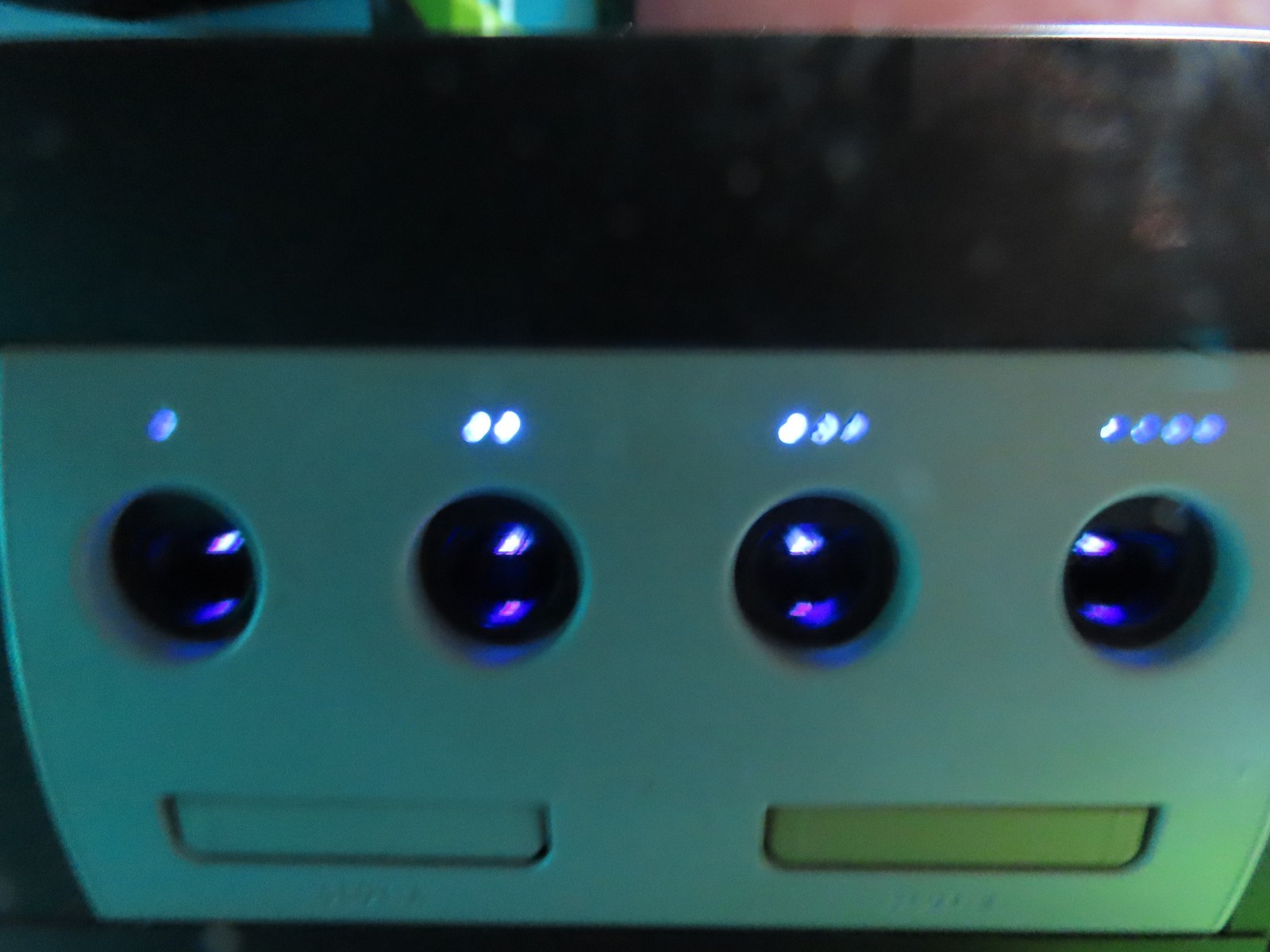 ULTRAVIOLET UV Nintendo GameCube LED Light Mod Modification for controller ports